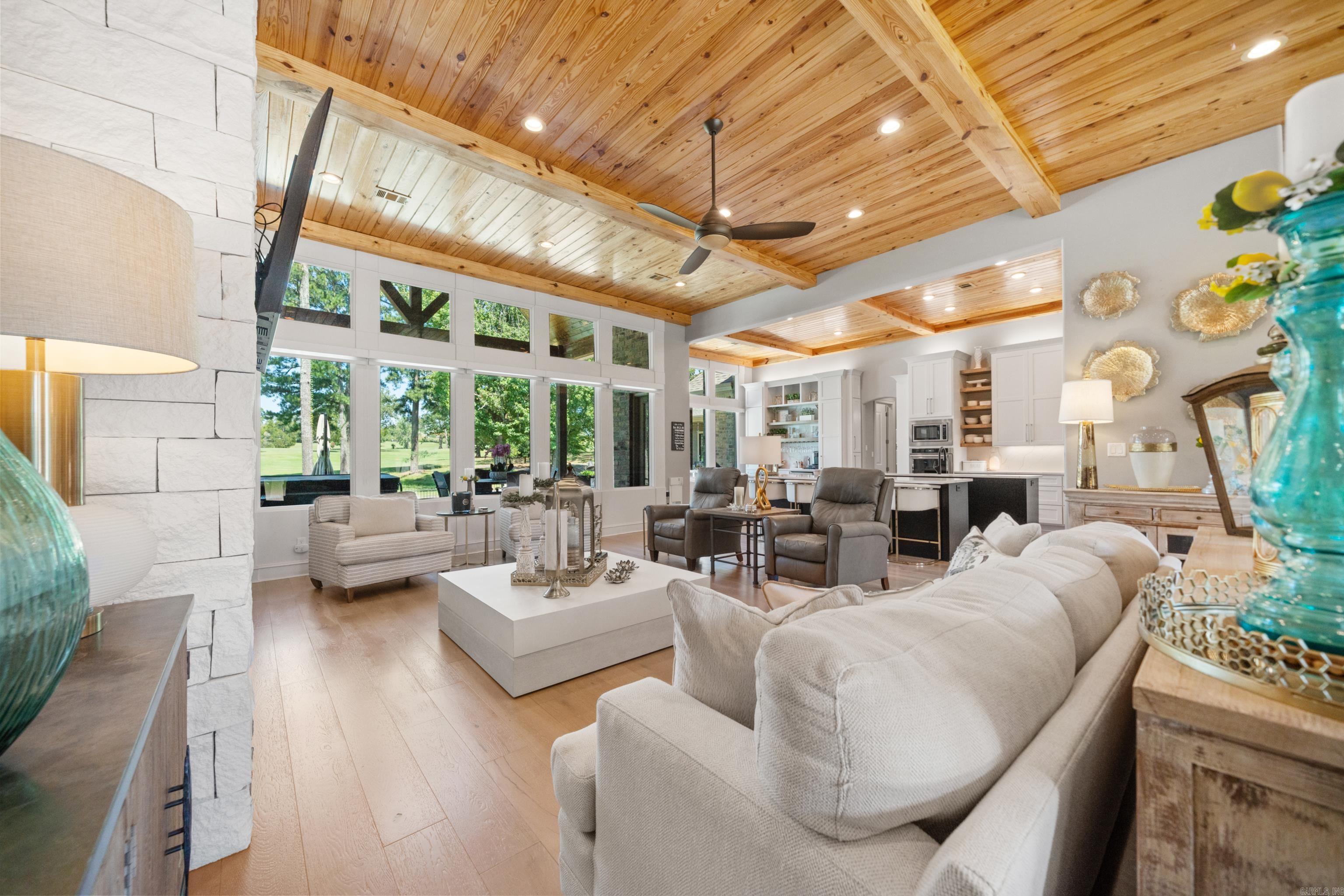 ARLINGTON PARK - Residential