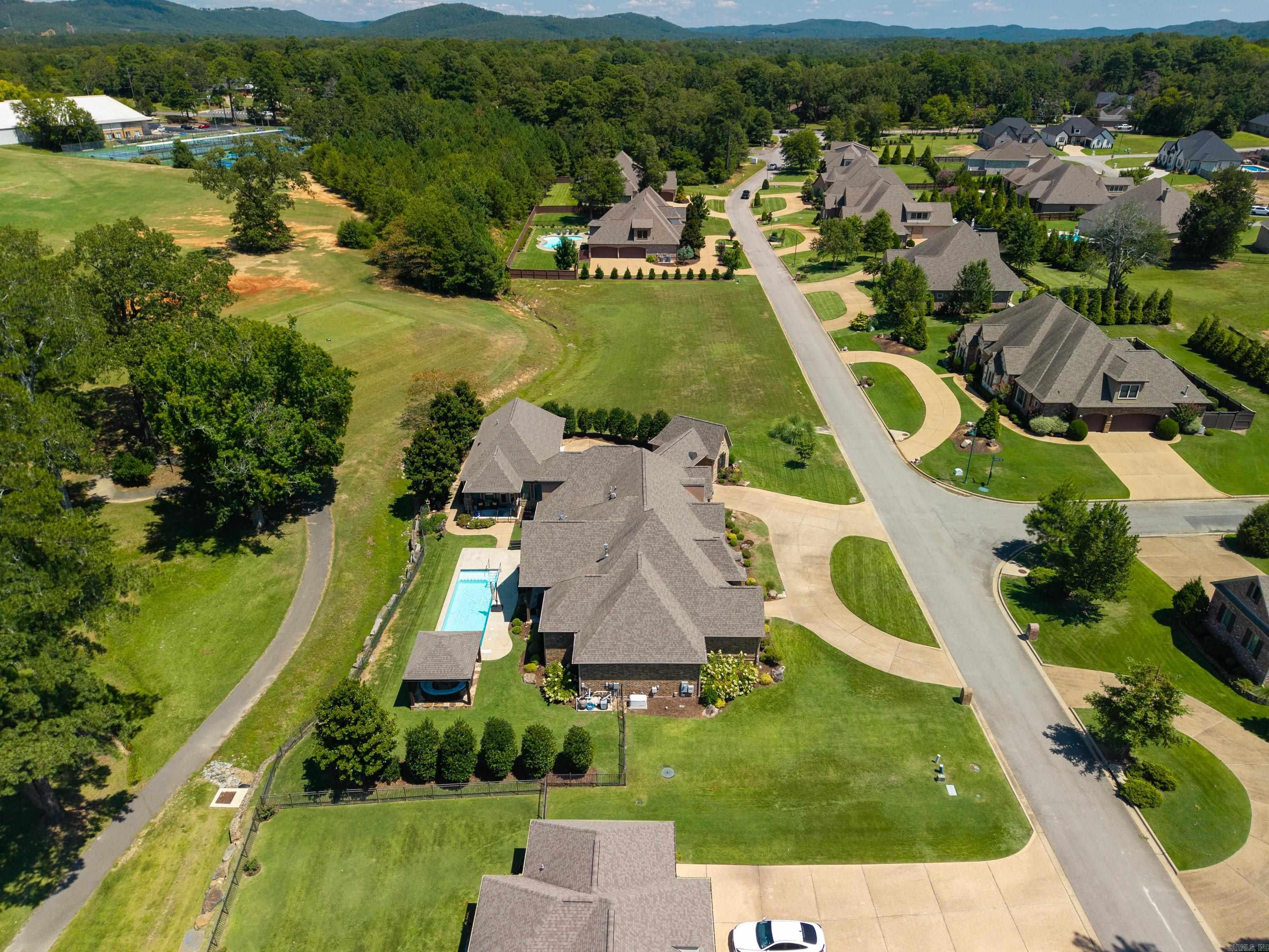 ARLINGTON PARK - Residential