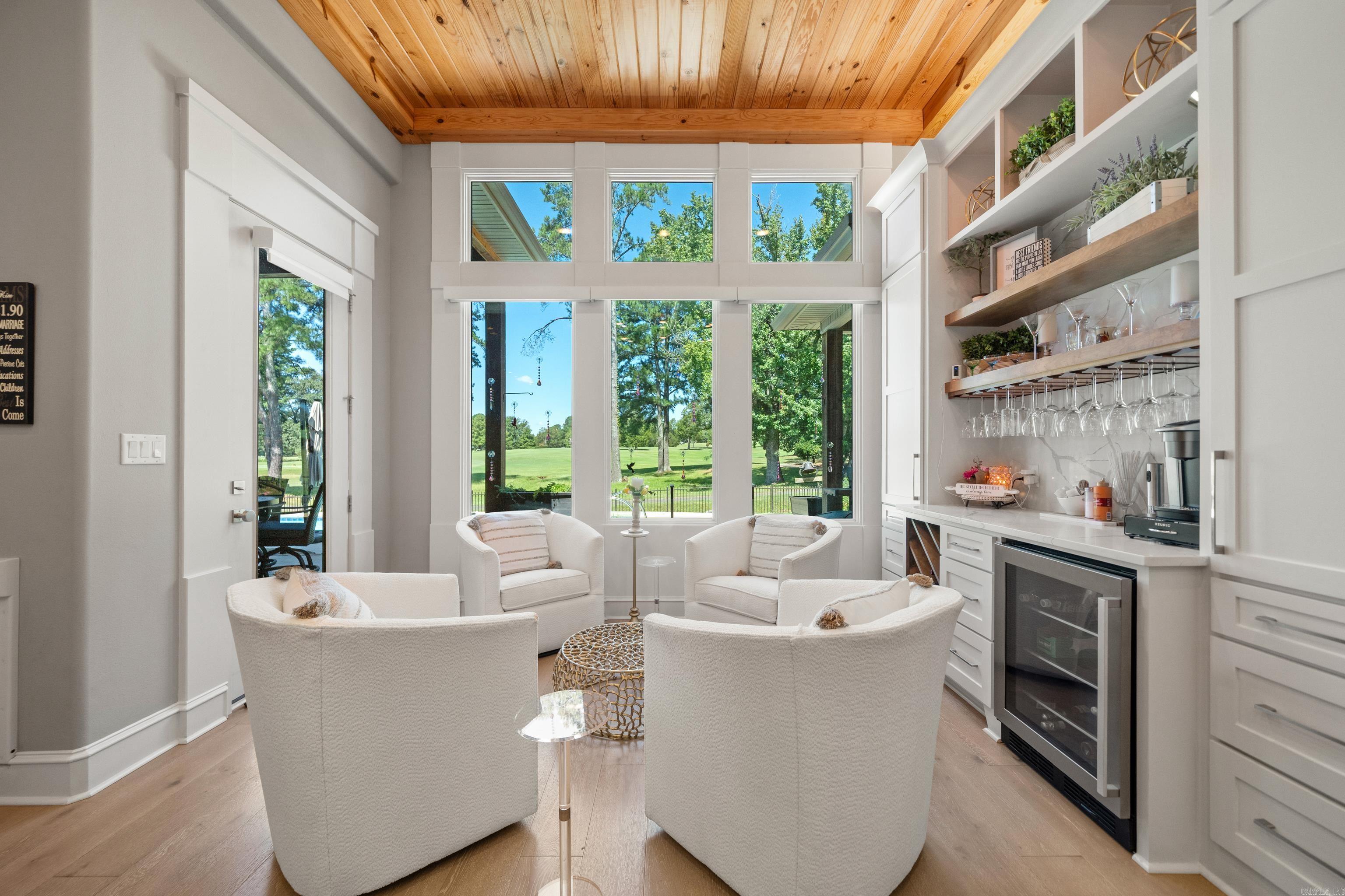 ARLINGTON PARK - Residential
