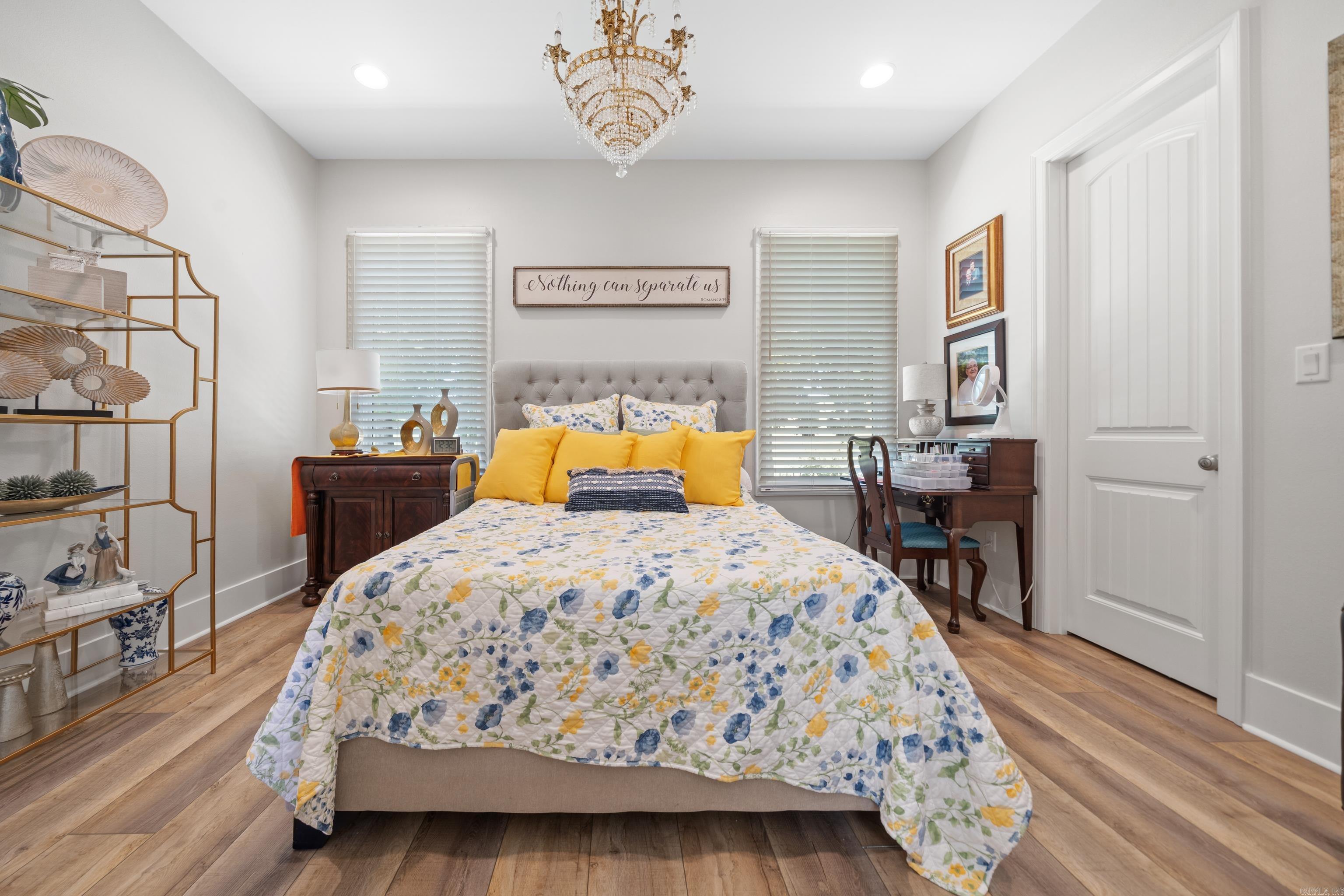 ARLINGTON PARK - Residential