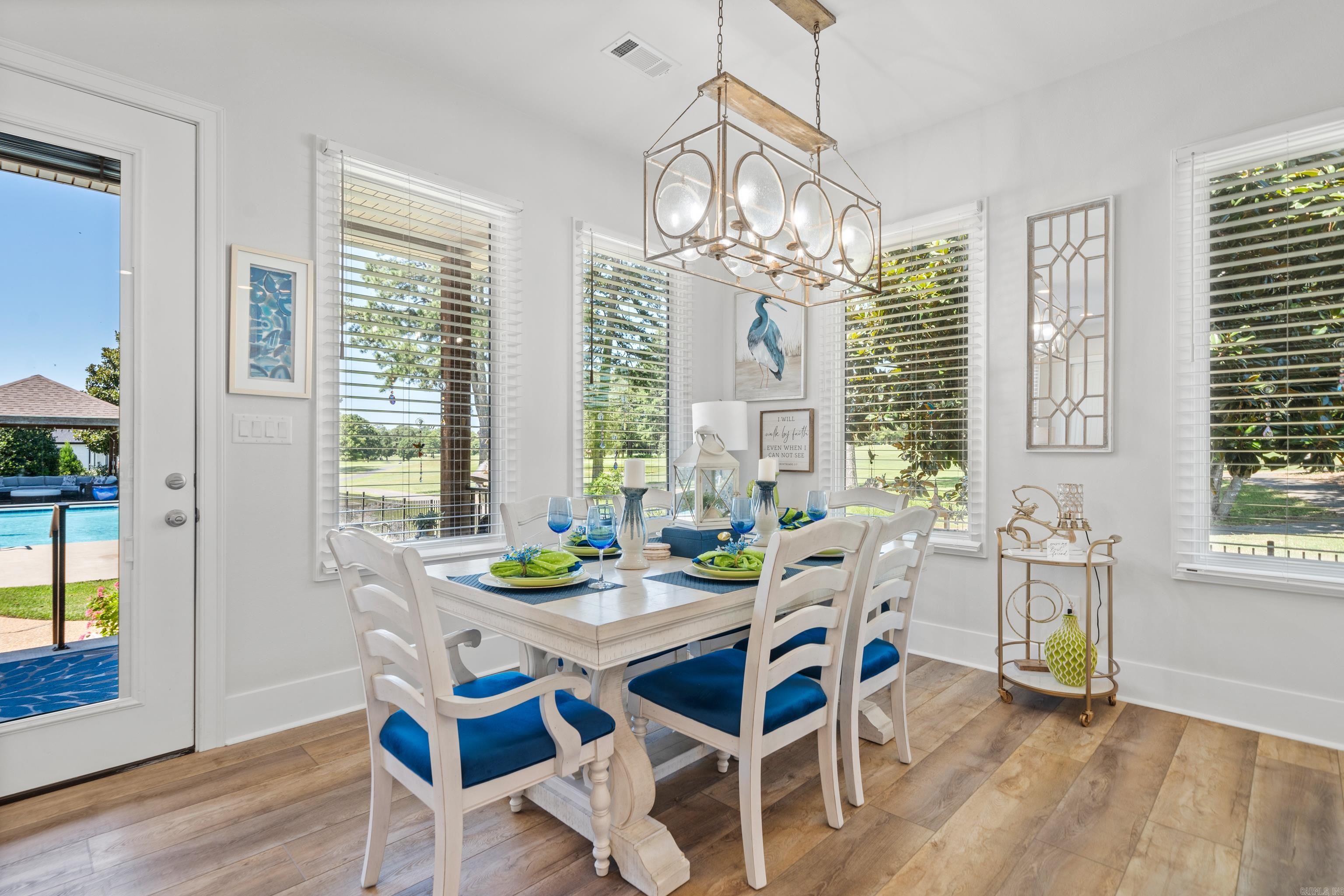 ARLINGTON PARK - Residential
