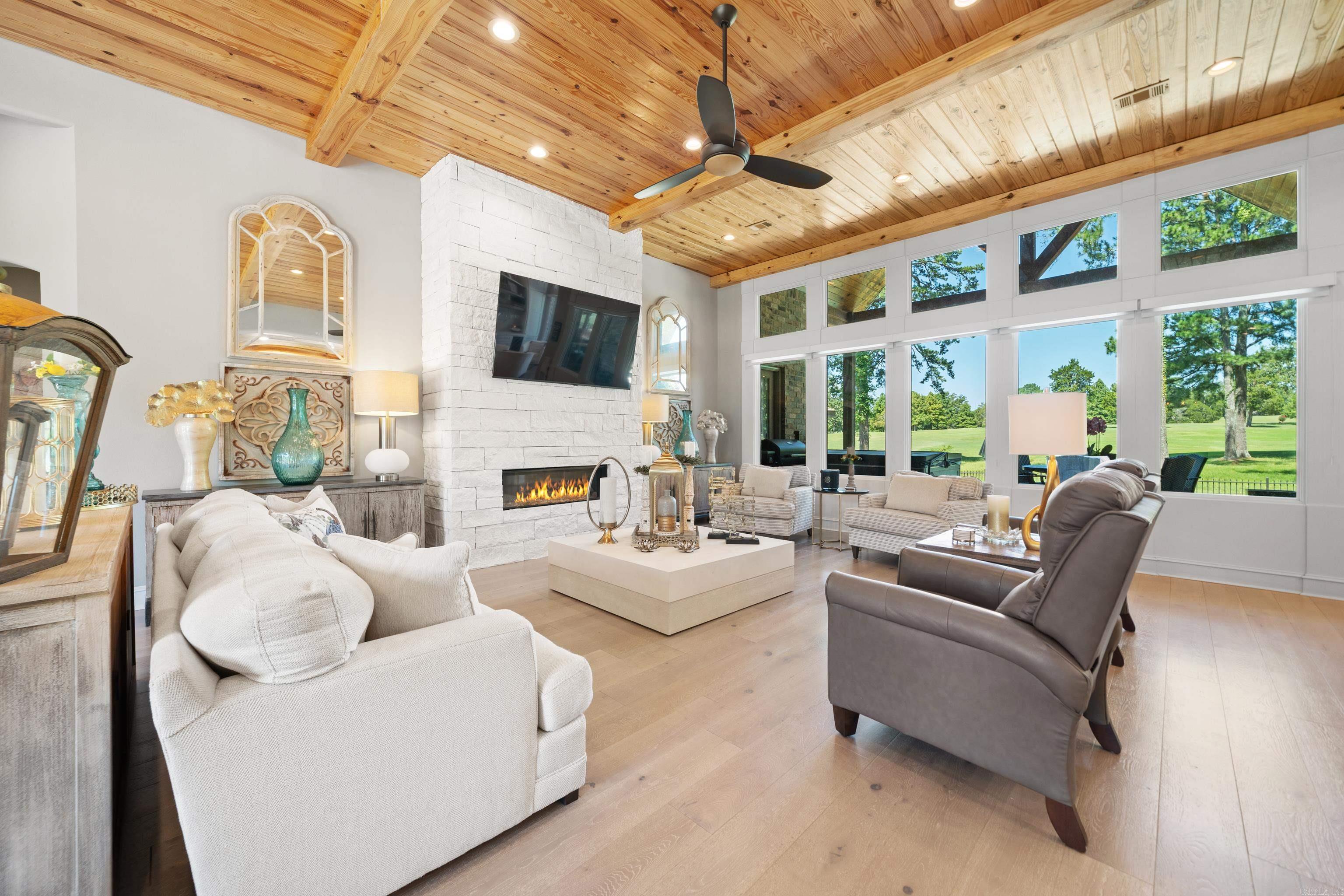 ARLINGTON PARK - Residential