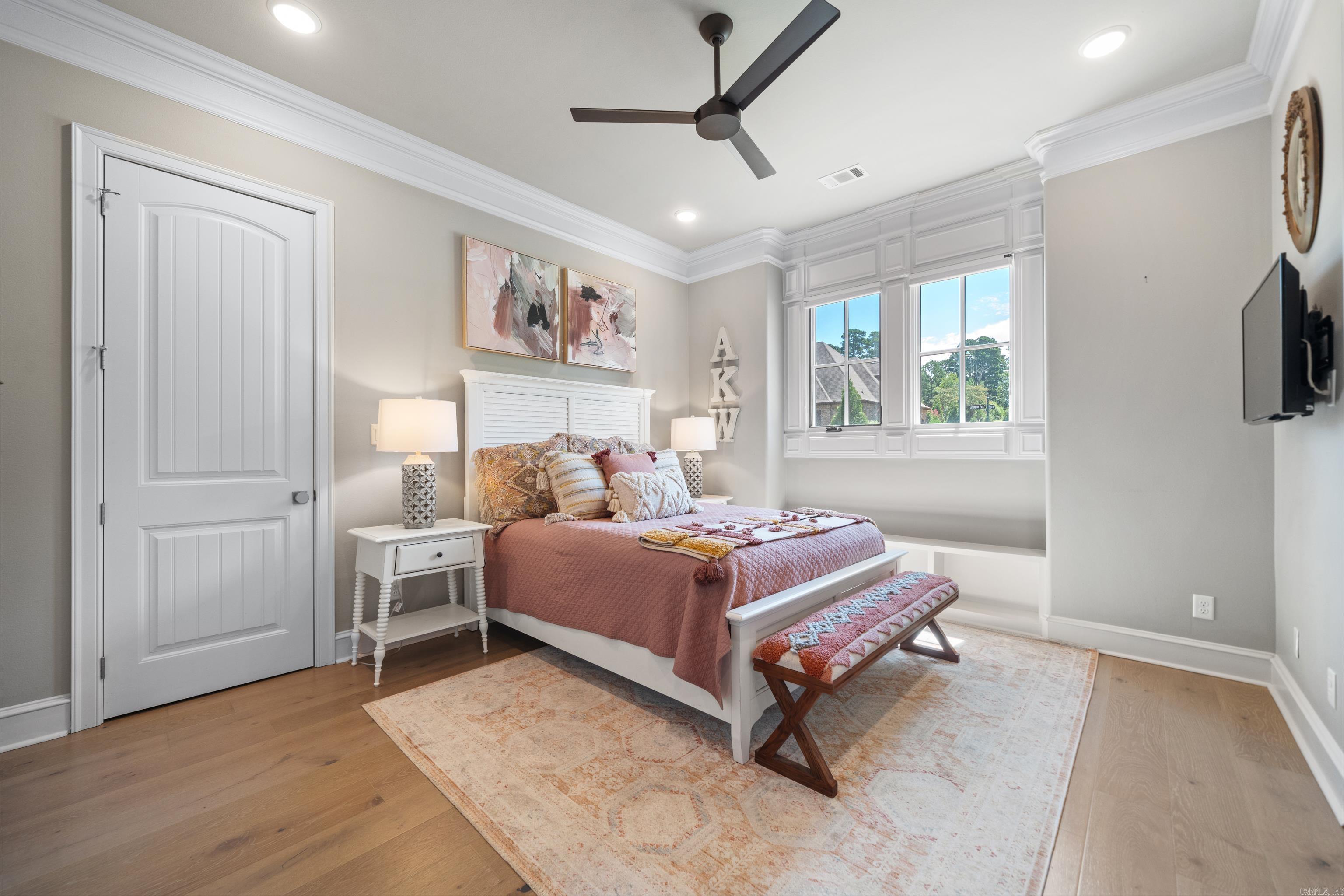 ARLINGTON PARK - Residential