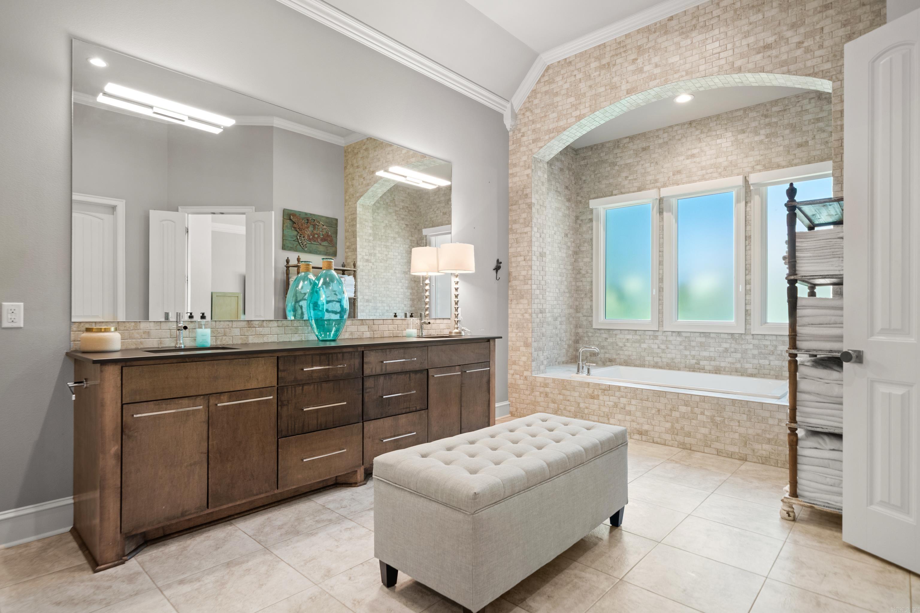 ARLINGTON PARK - Residential