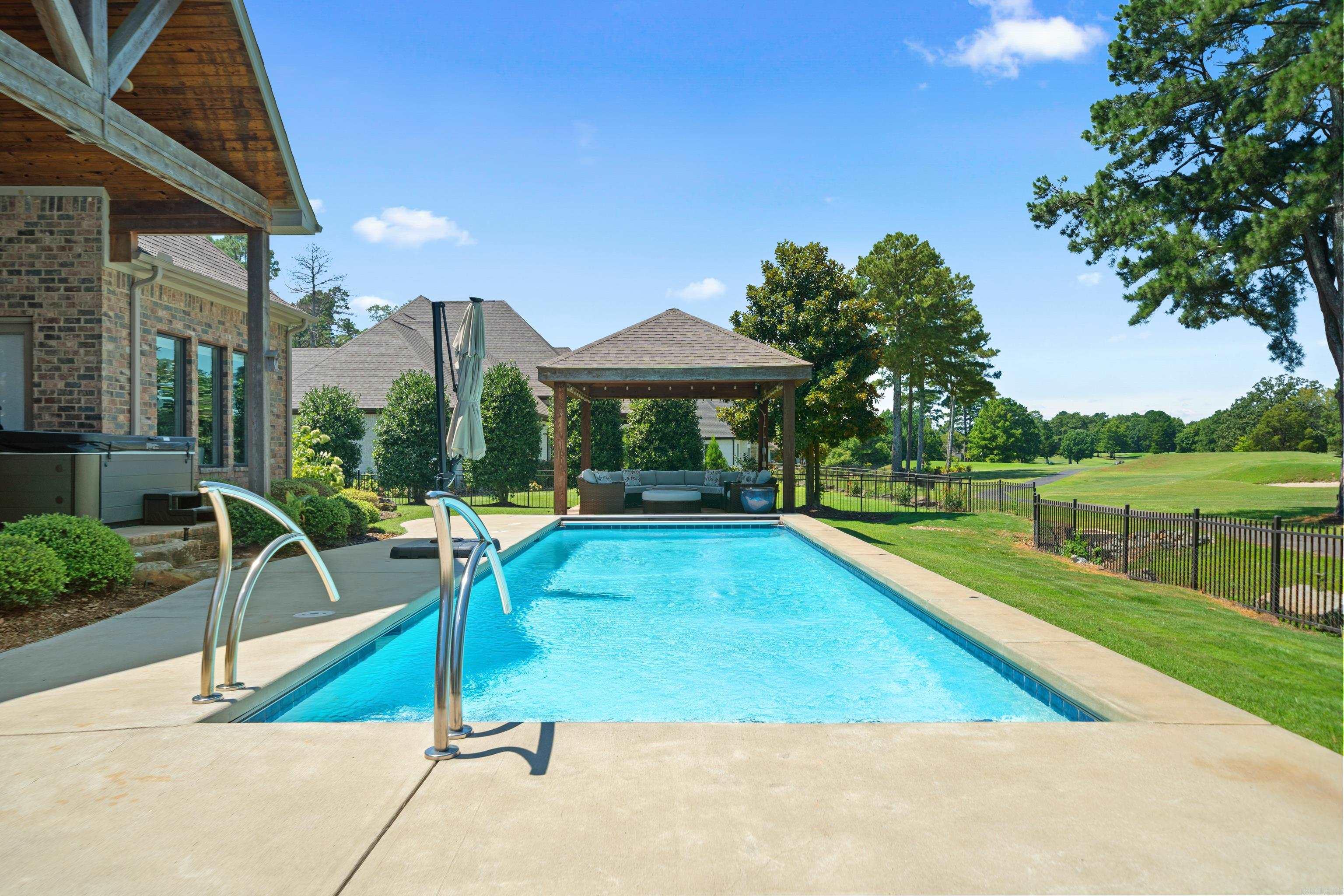 ARLINGTON PARK - Residential