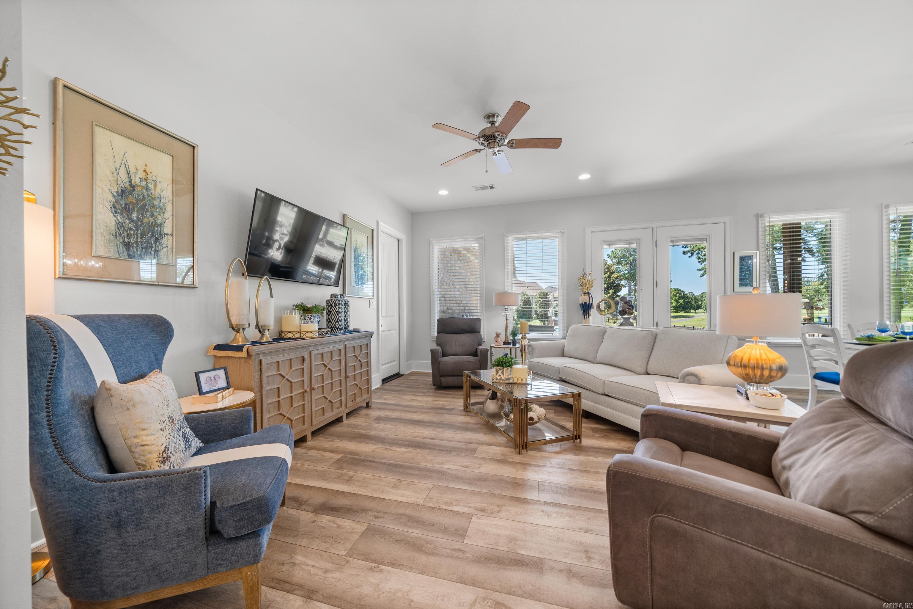 ARLINGTON PARK - Residential