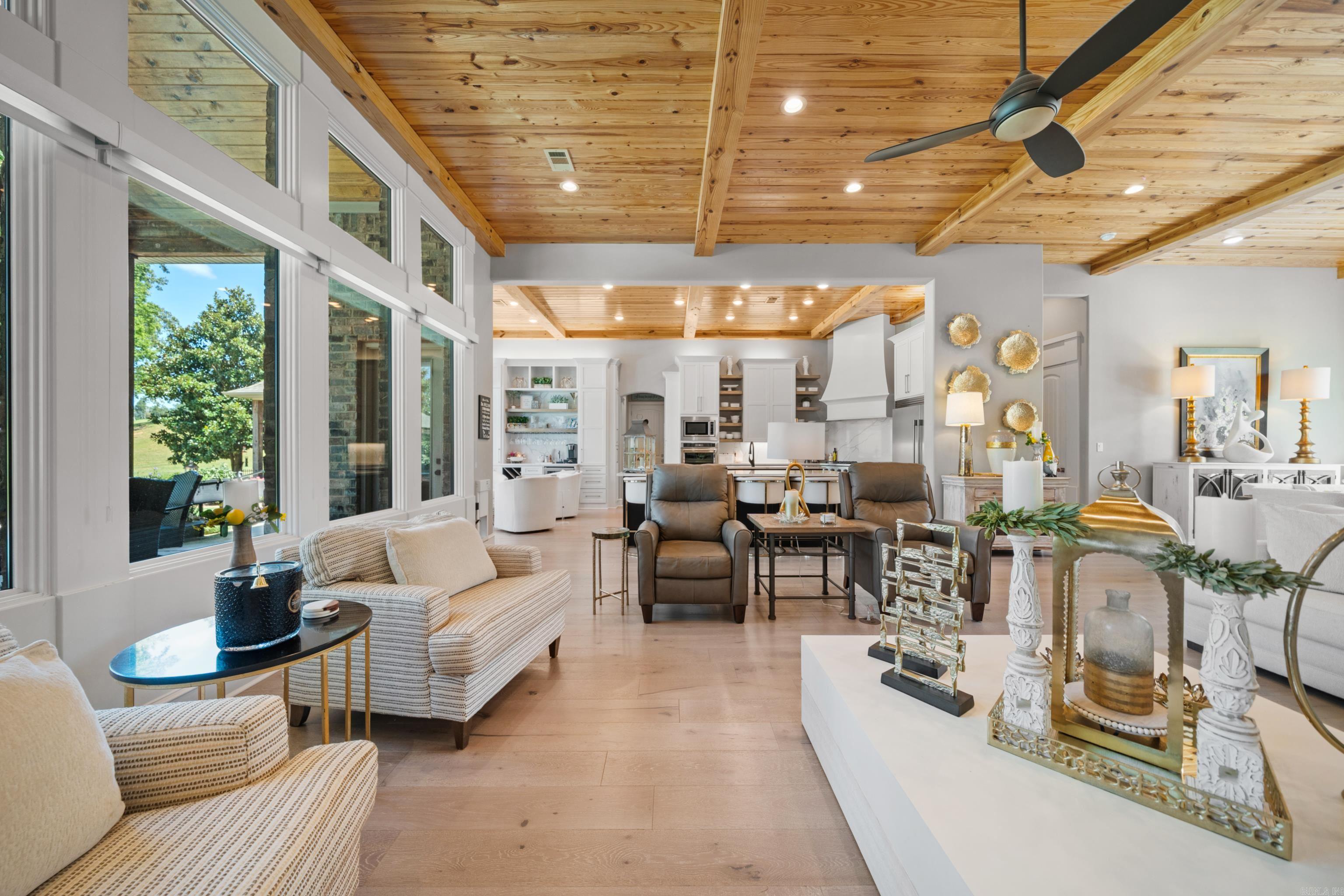 ARLINGTON PARK - Residential