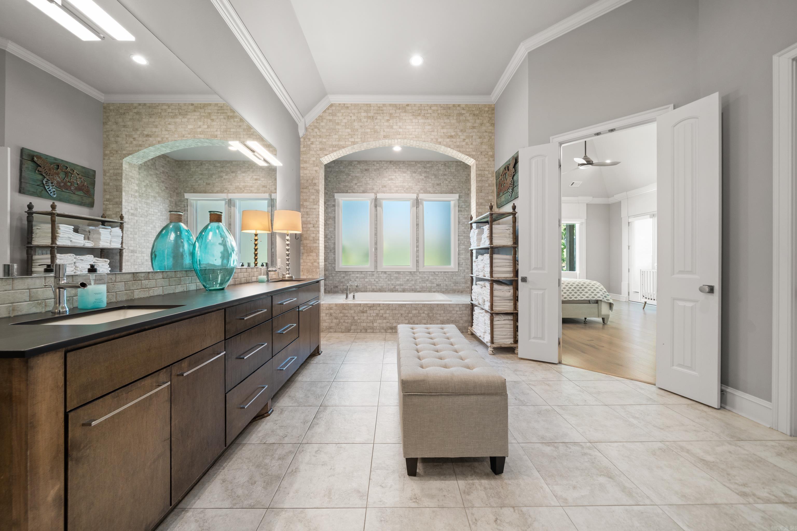 ARLINGTON PARK - Residential