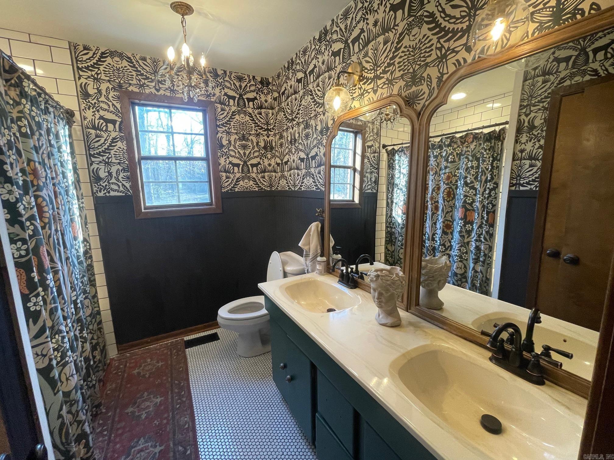 WESTERN OAKS - Residential