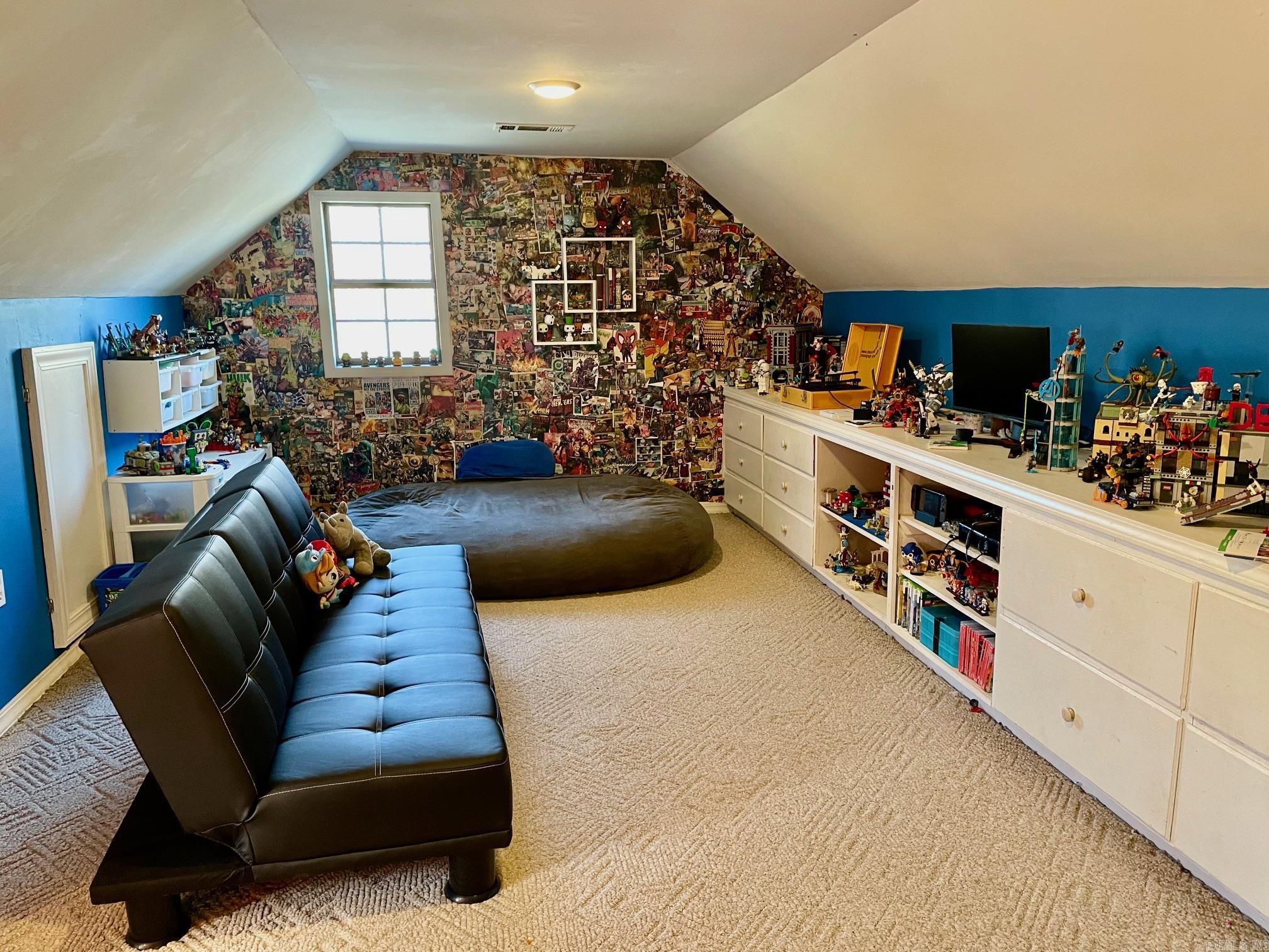 WESTERN OAKS - Residential