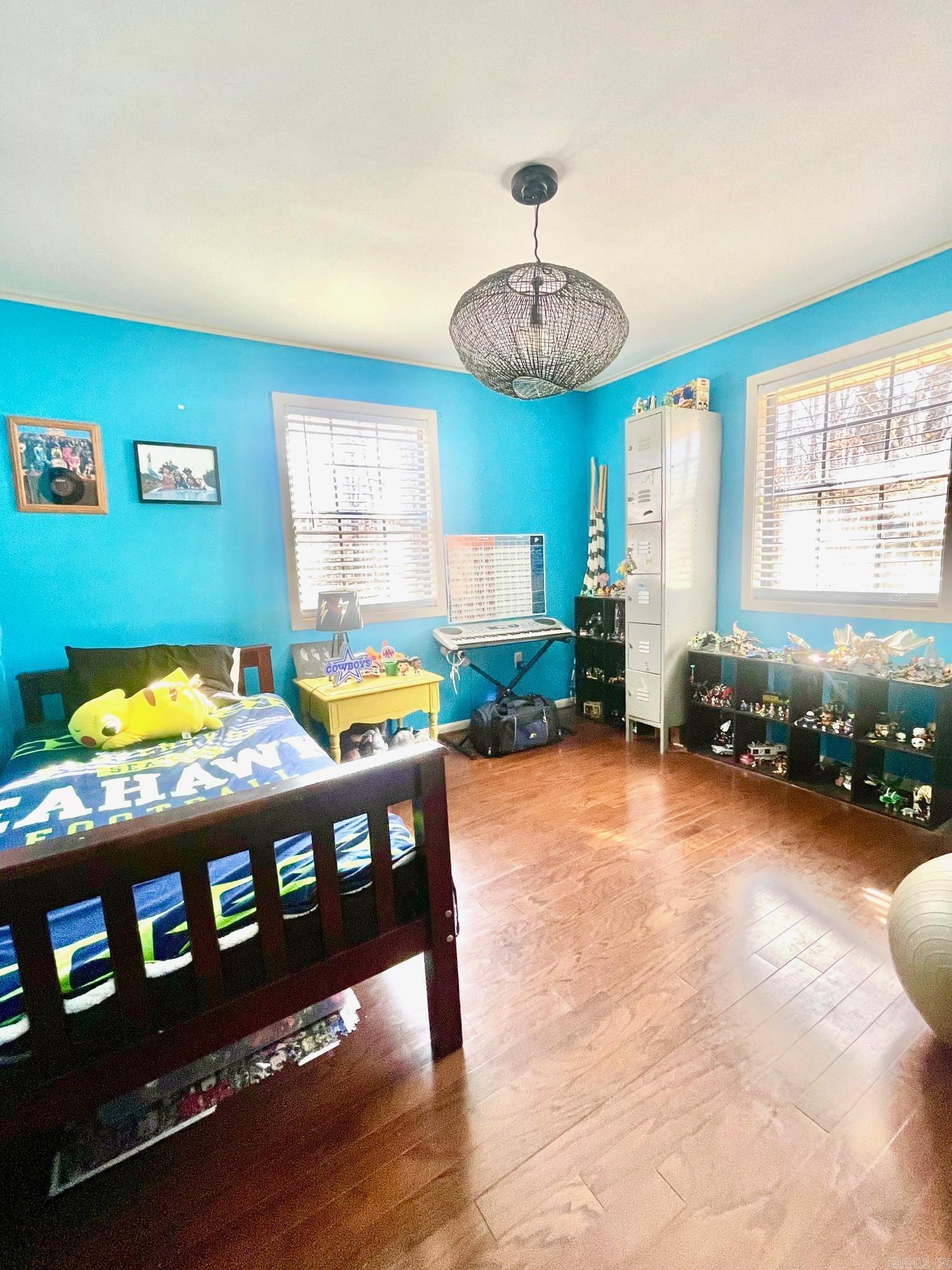 WESTERN OAKS - Residential