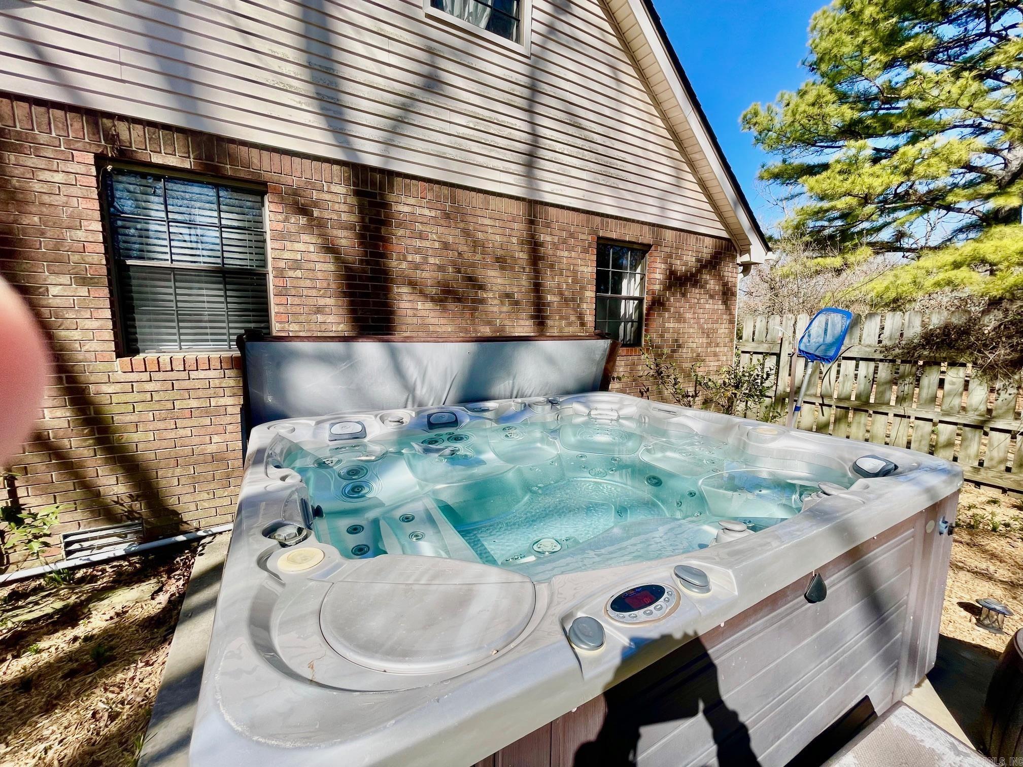 WESTERN OAKS - Residential