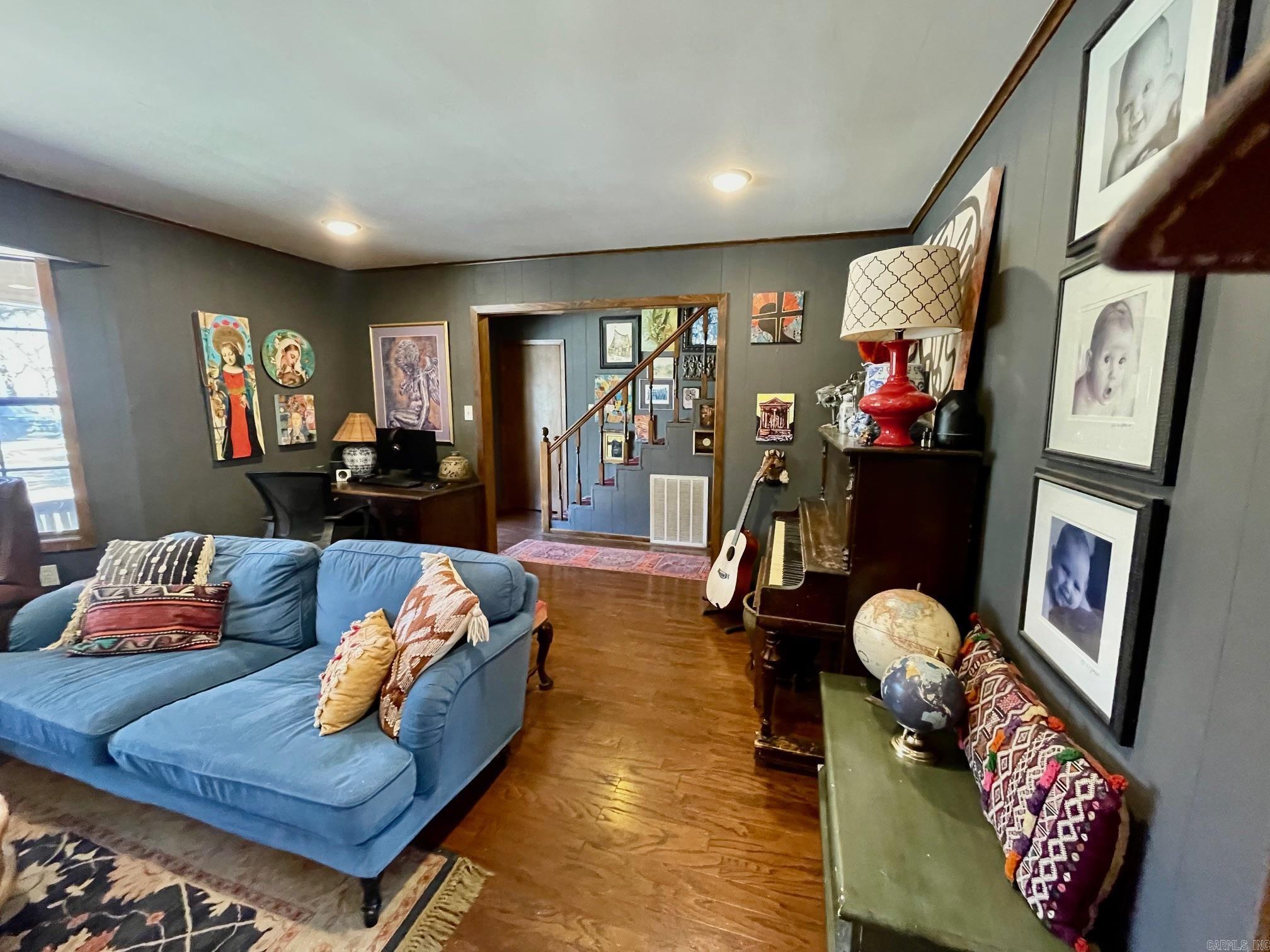 WESTERN OAKS - Residential