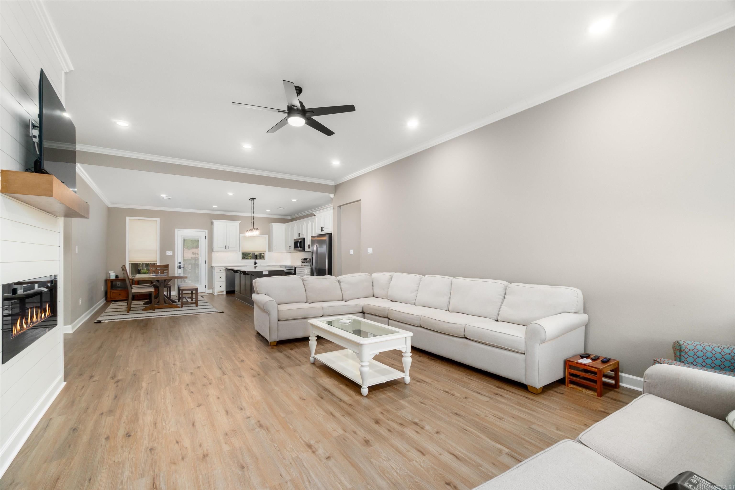 ALTA VISTA - Residential