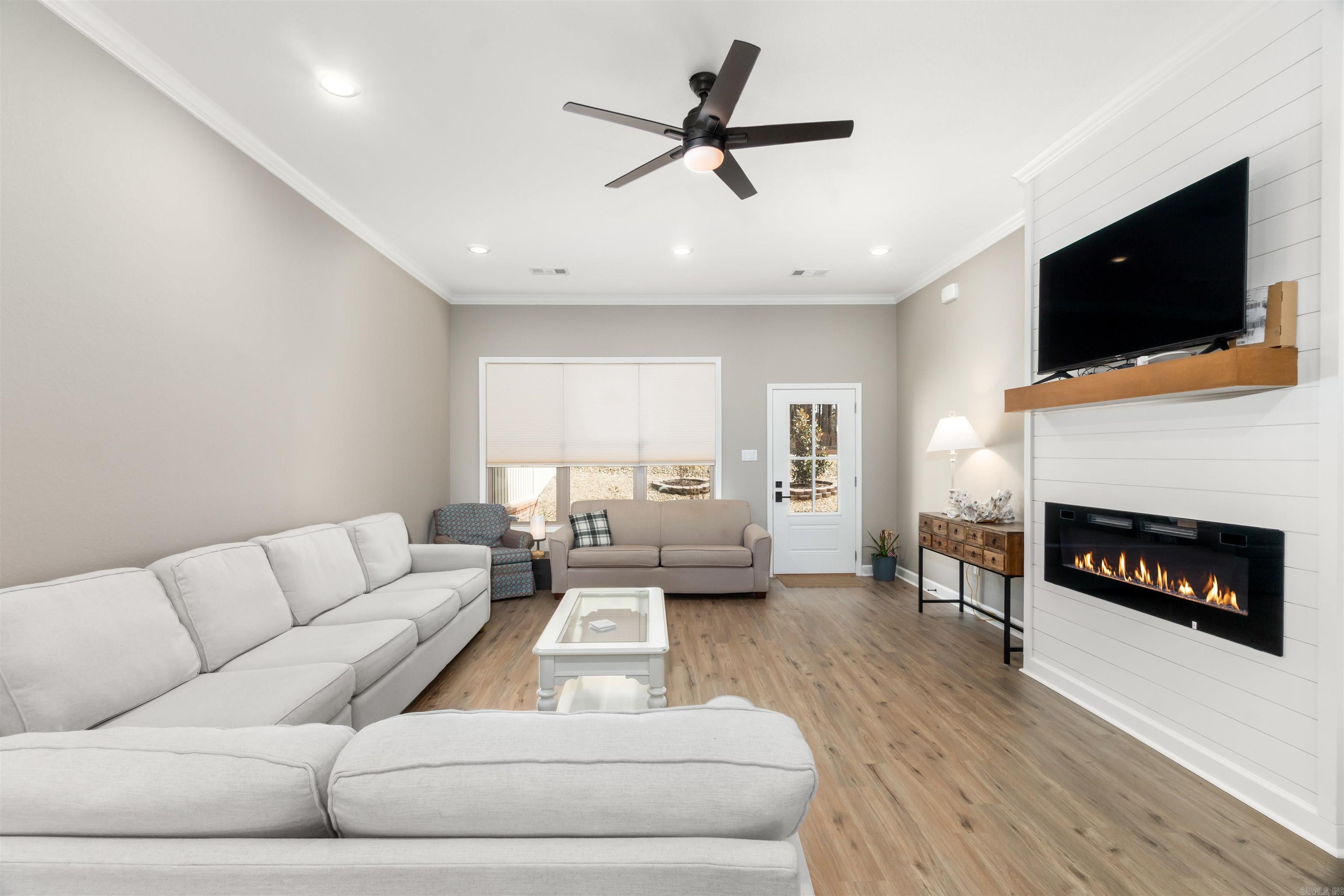 ALTA VISTA - Residential