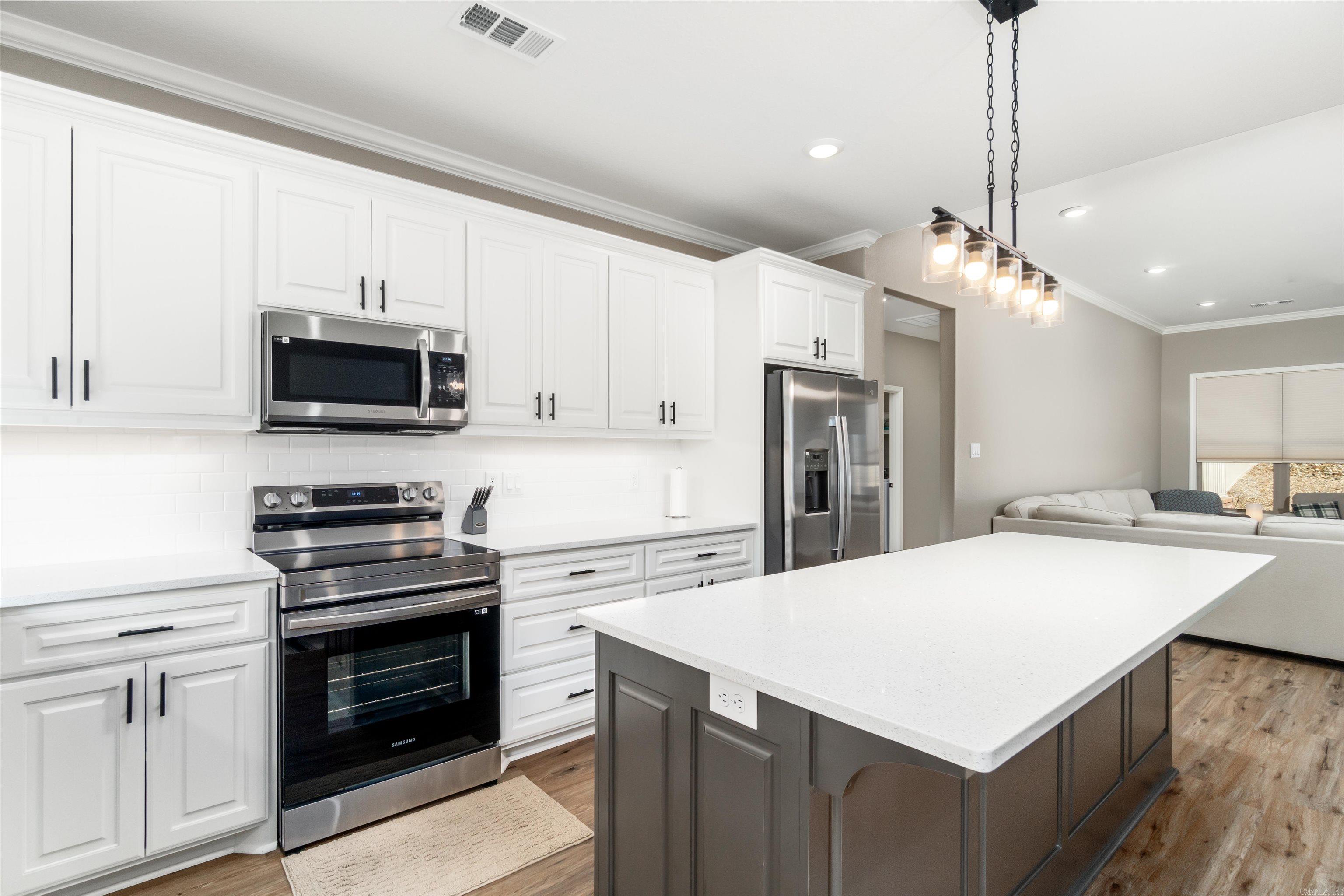 ALTA VISTA - Residential