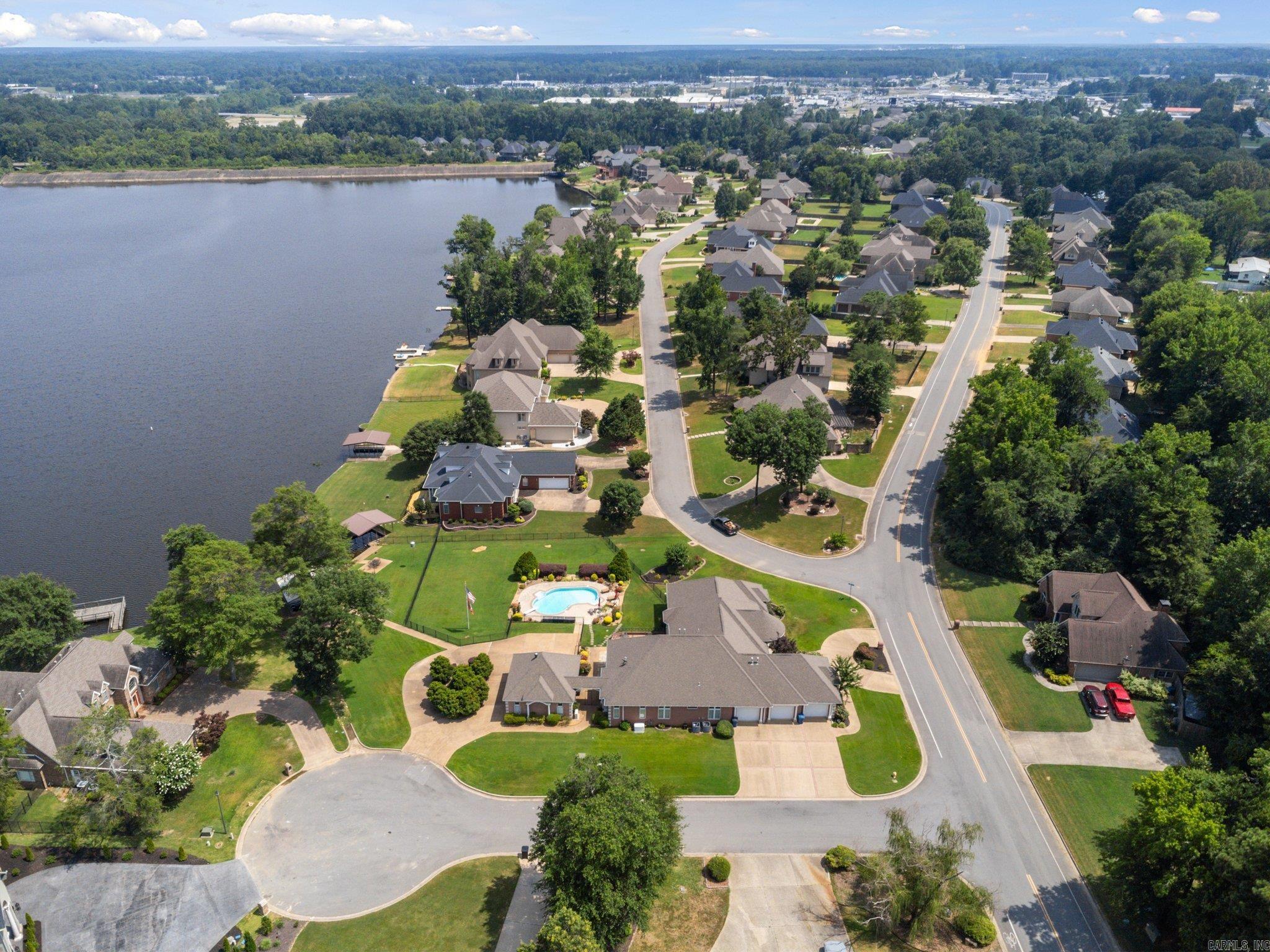 HURRICANE LAKE EST - Residential