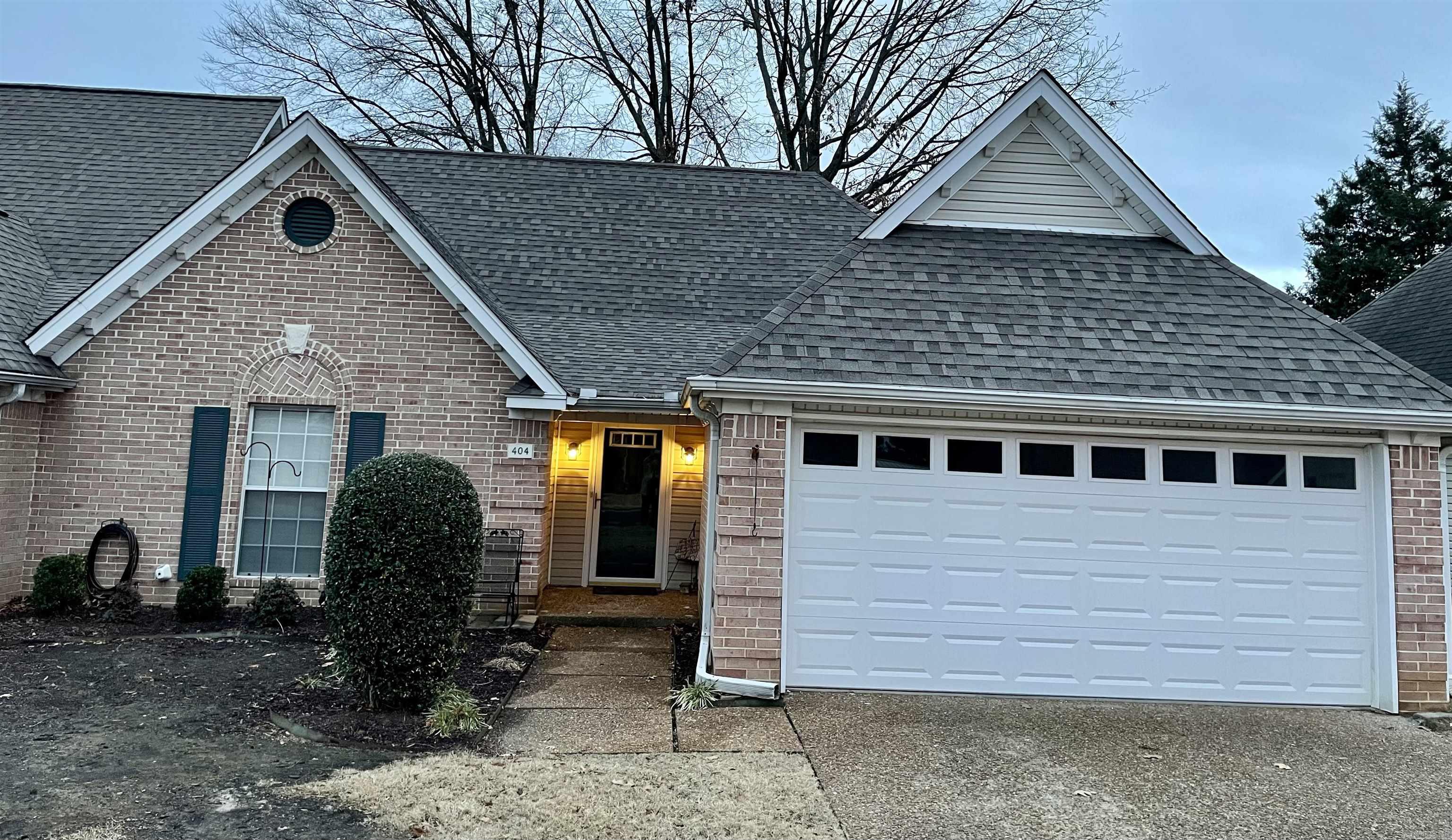 Country Squire - Residential Lease