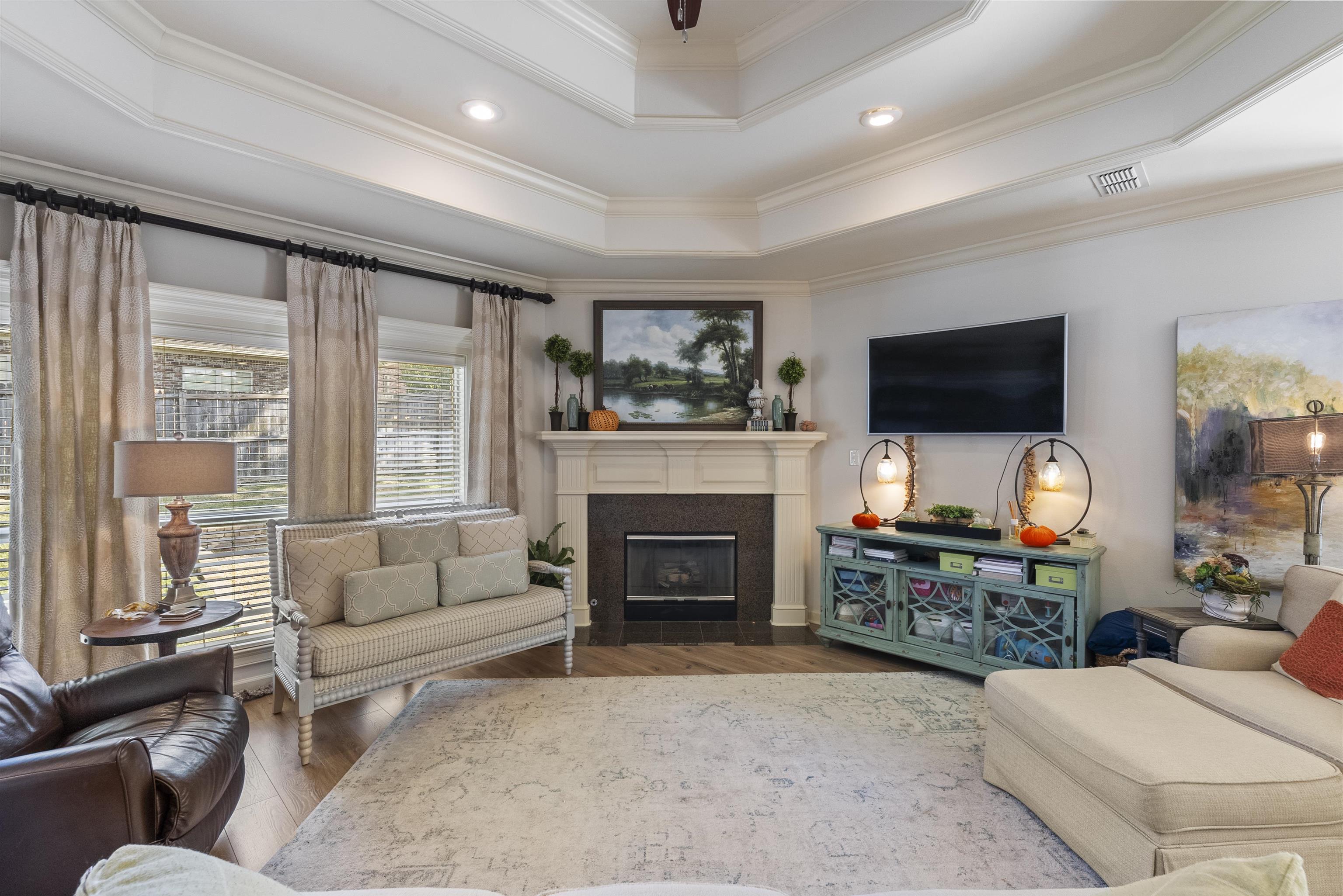 MADISON VALLEY - Residential