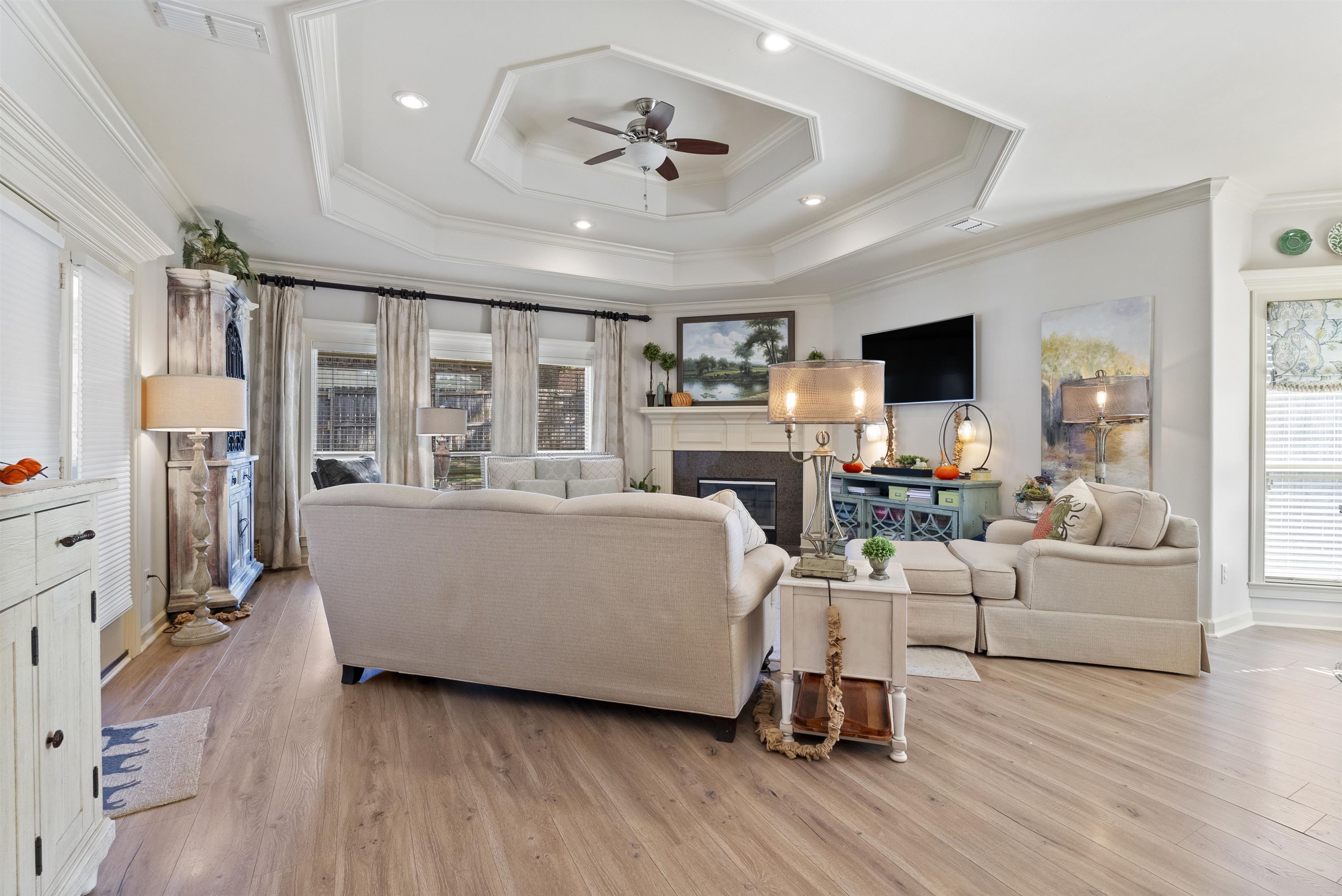 MADISON VALLEY - Residential