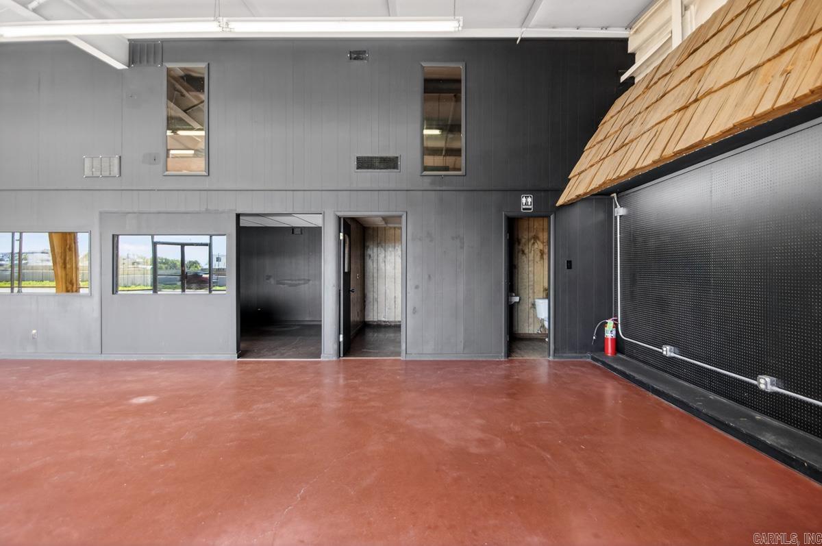 Troutt - Commercial Sale