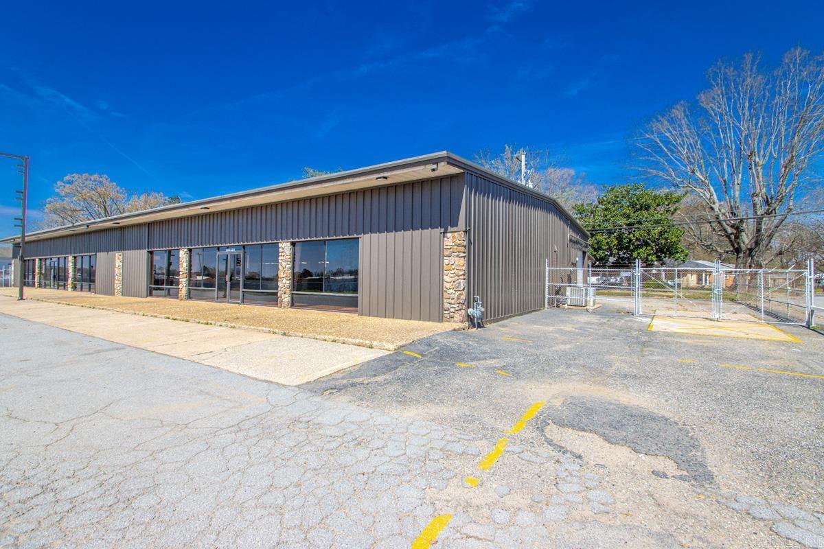 Troutt - Commercial Sale