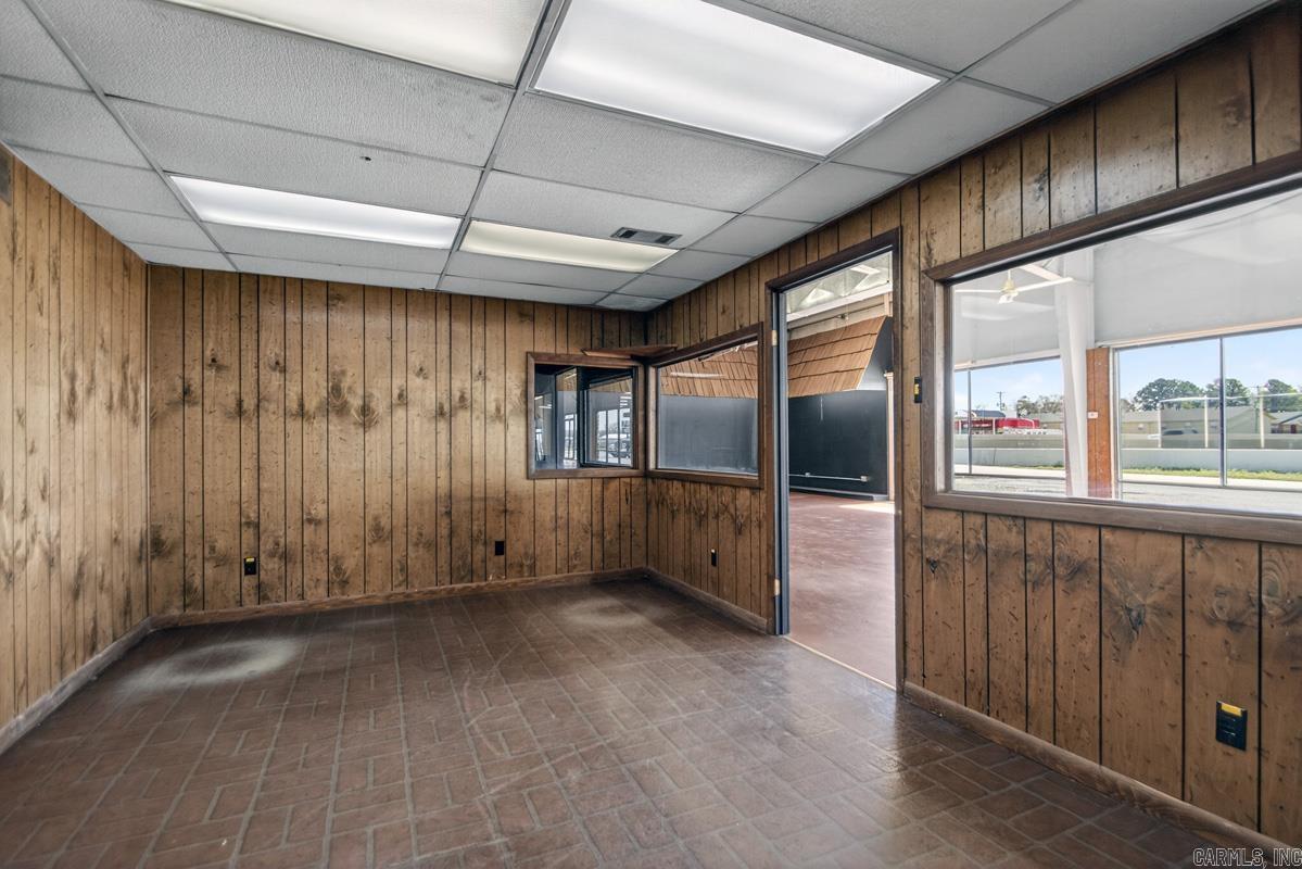 Troutt - Commercial Sale