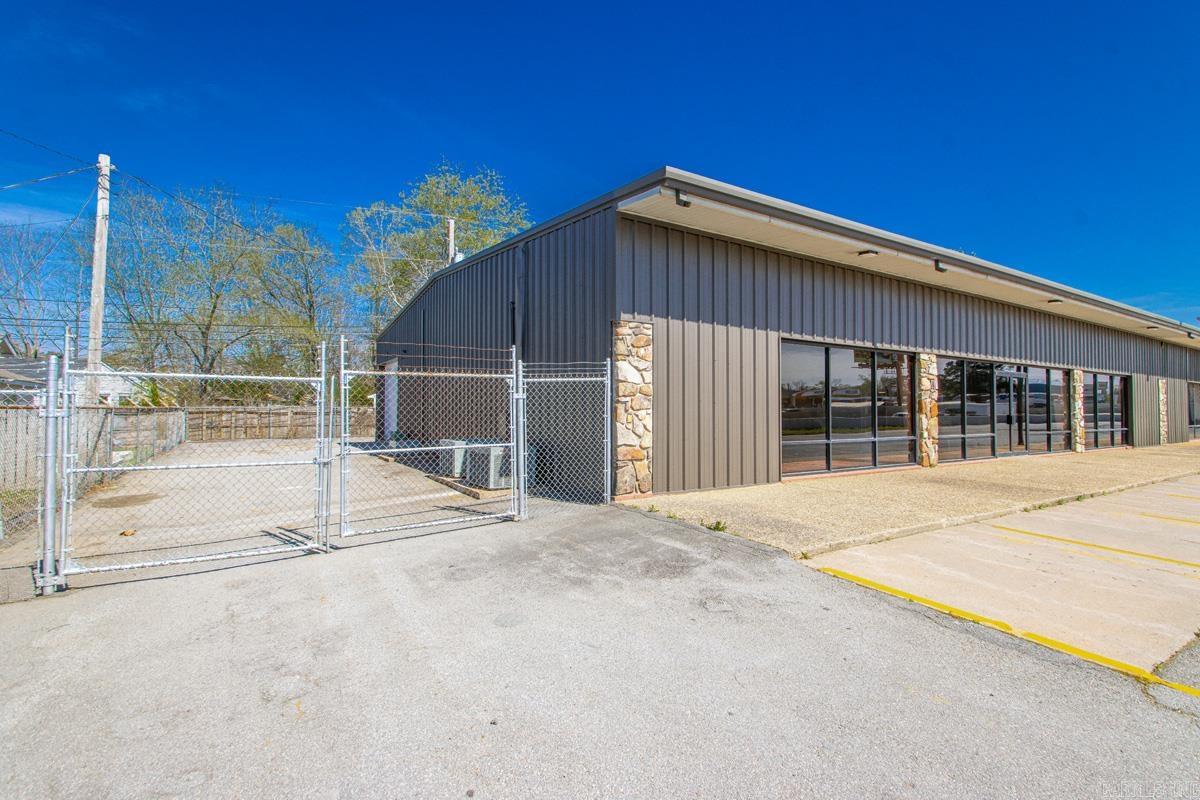 Troutt - Commercial Sale