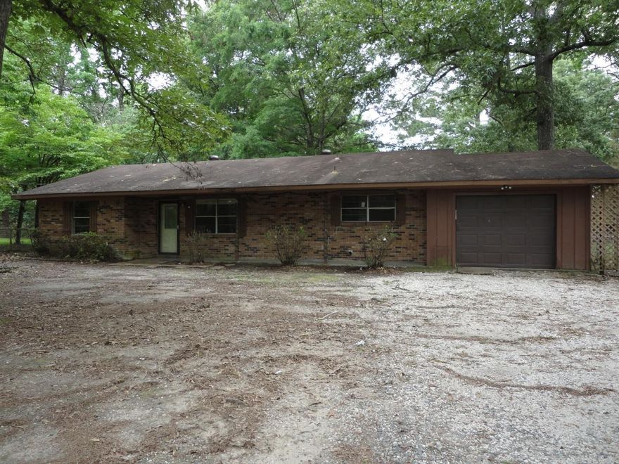 Don't miss out on this 3BR/2BA split bedroom home featuring nice sized living area with fireplace, kitchen/dining combo, laundry connections, 1-car garage and covered patio overlooking nice sized, tree shaded back yard. All offers must be submitted by the Buyer's agent via the sellers res net Agent Portal. Agents please READ in the confidential agent remarks section for additional information on offer submission and other important information.