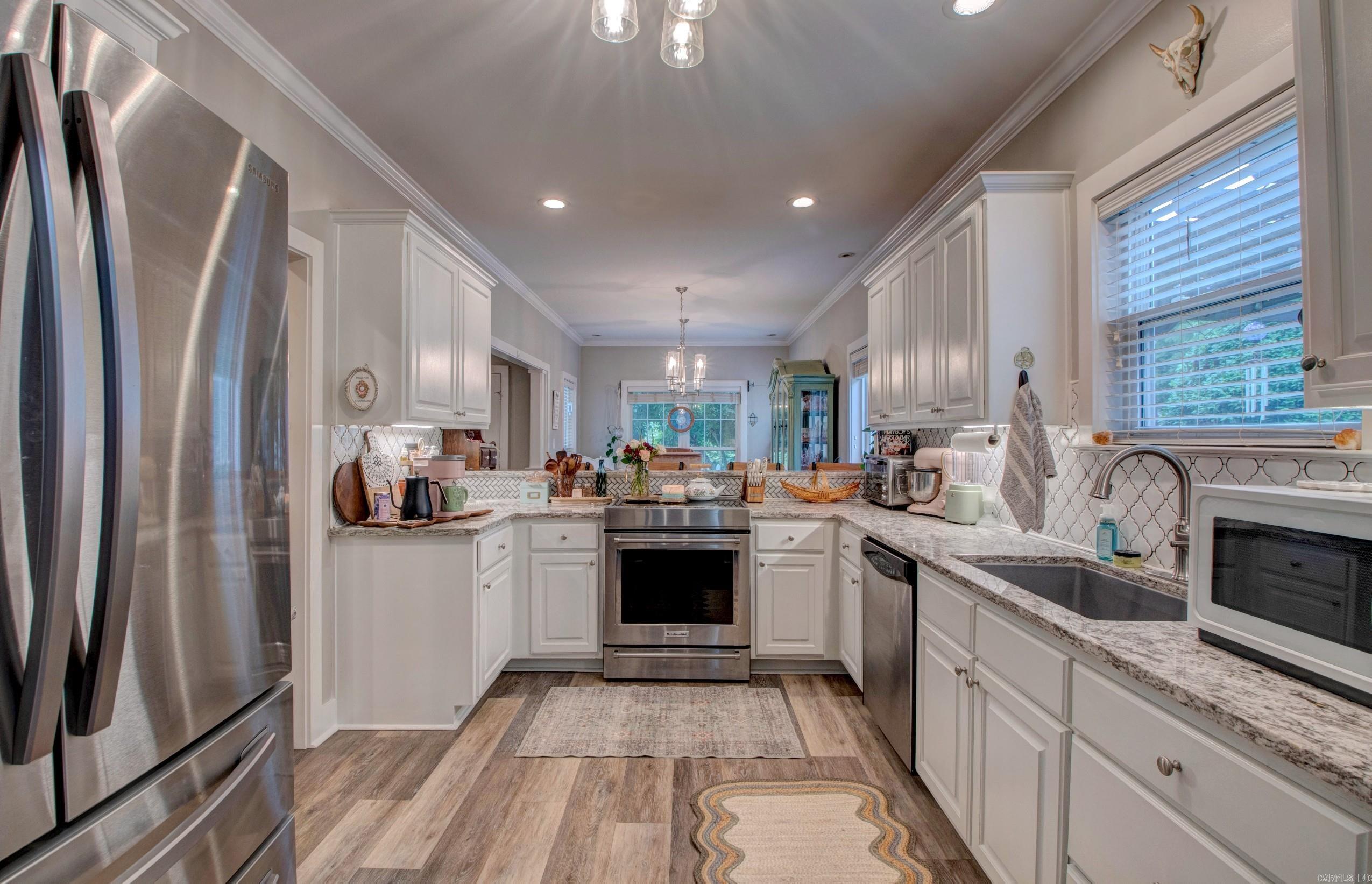 WOODLANDS EDGE - Residential
