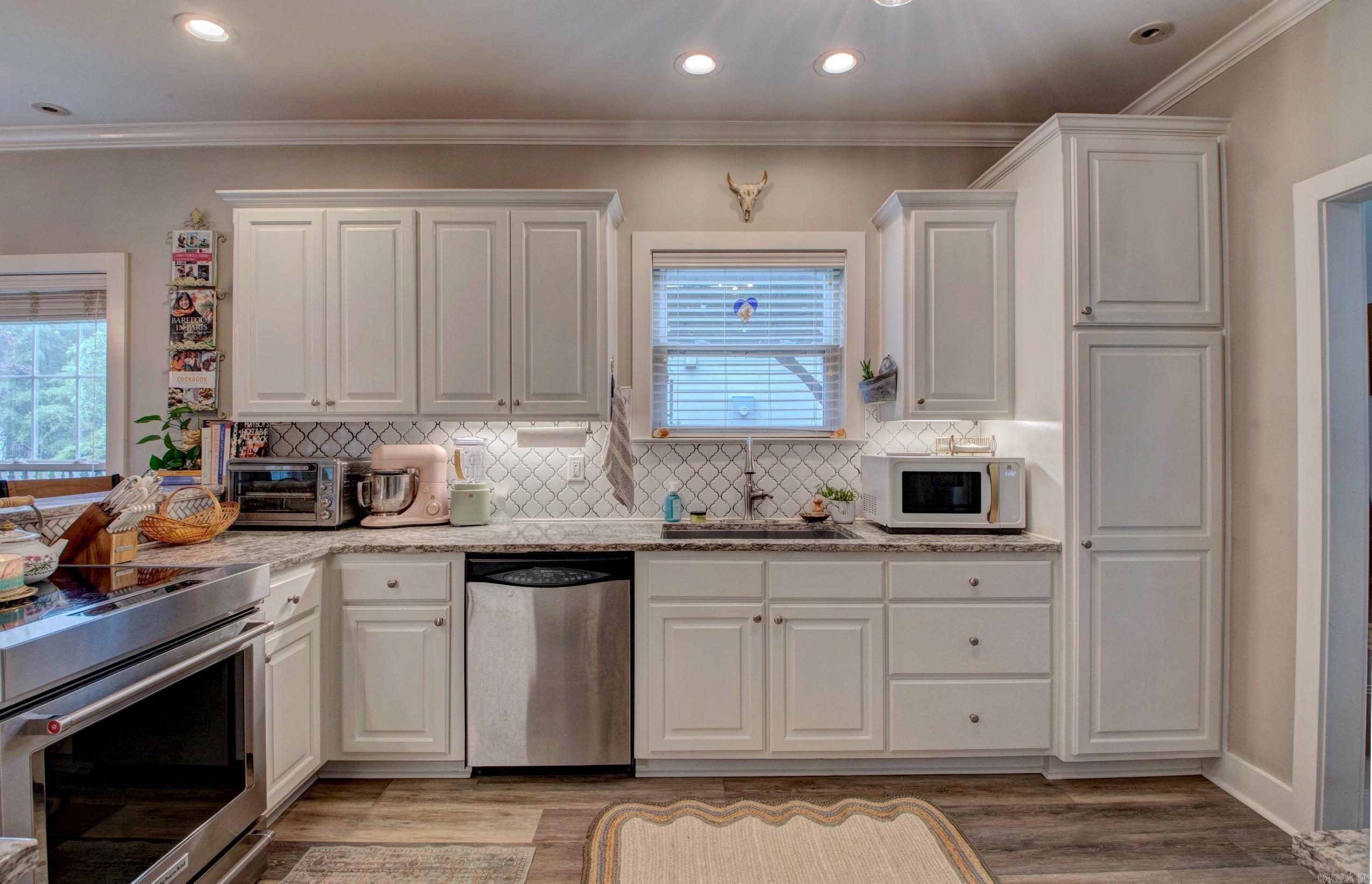 WOODLANDS EDGE - Residential