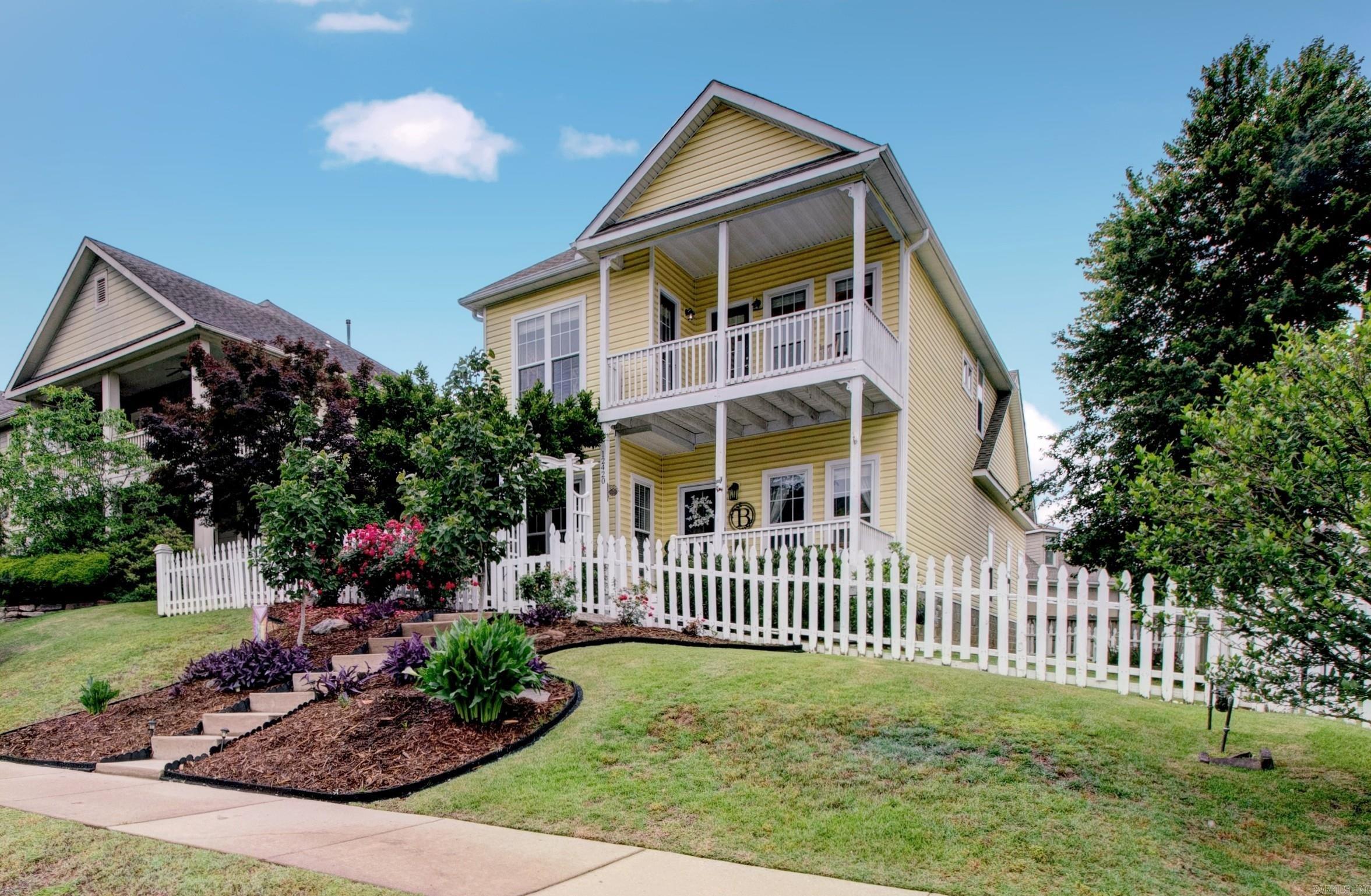 WOODLANDS EDGE - Residential