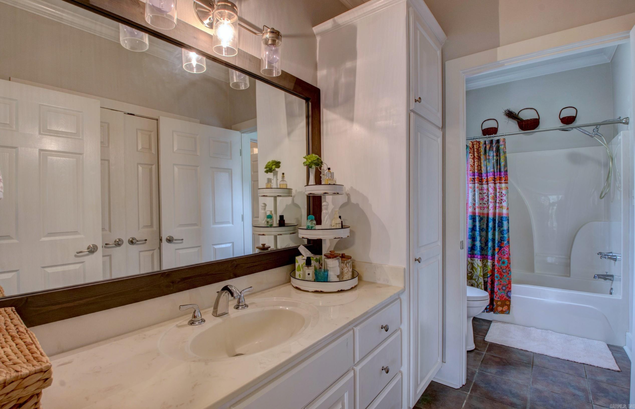 WOODLANDS EDGE - Residential