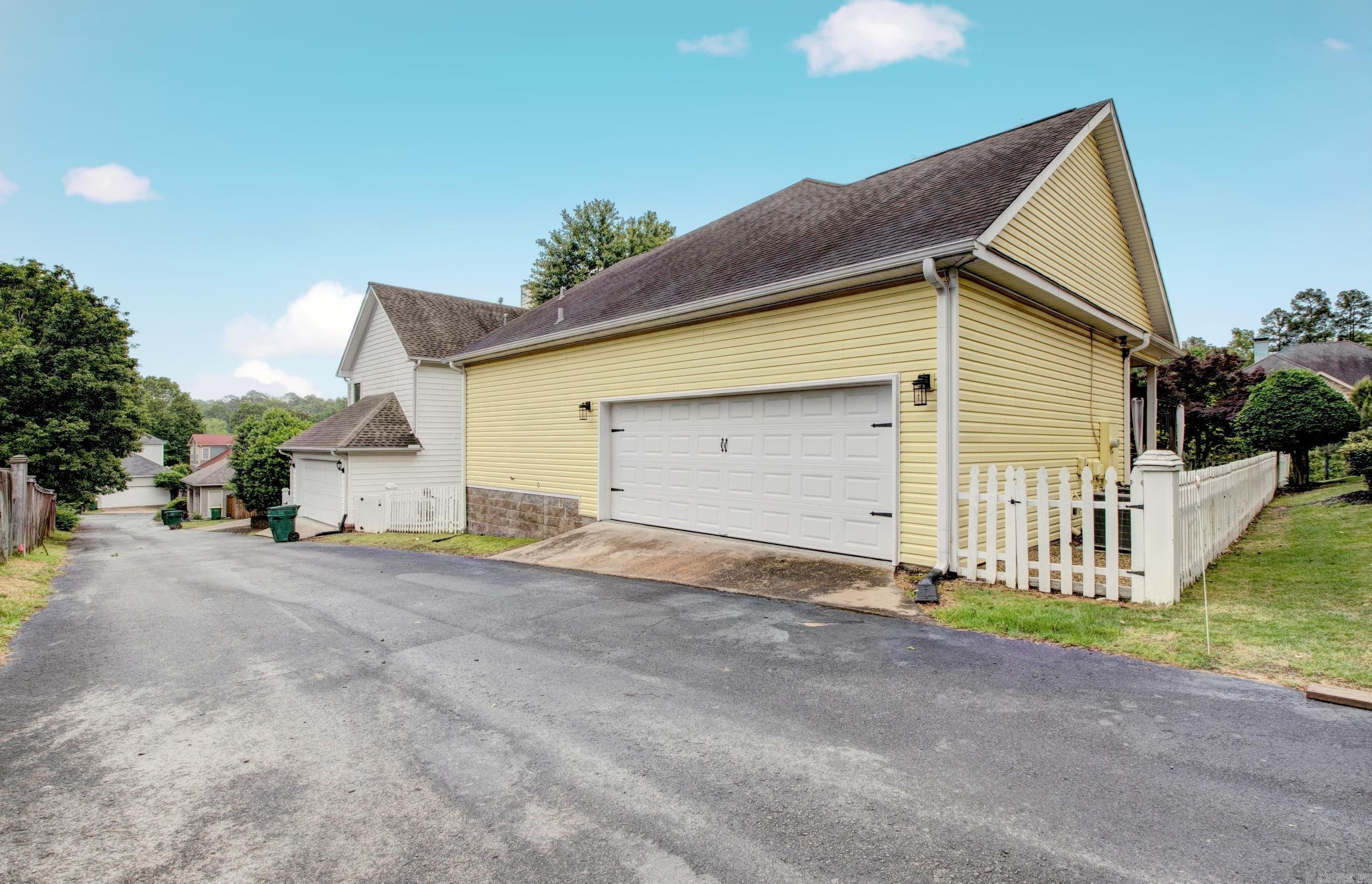 WOODLANDS EDGE - Residential