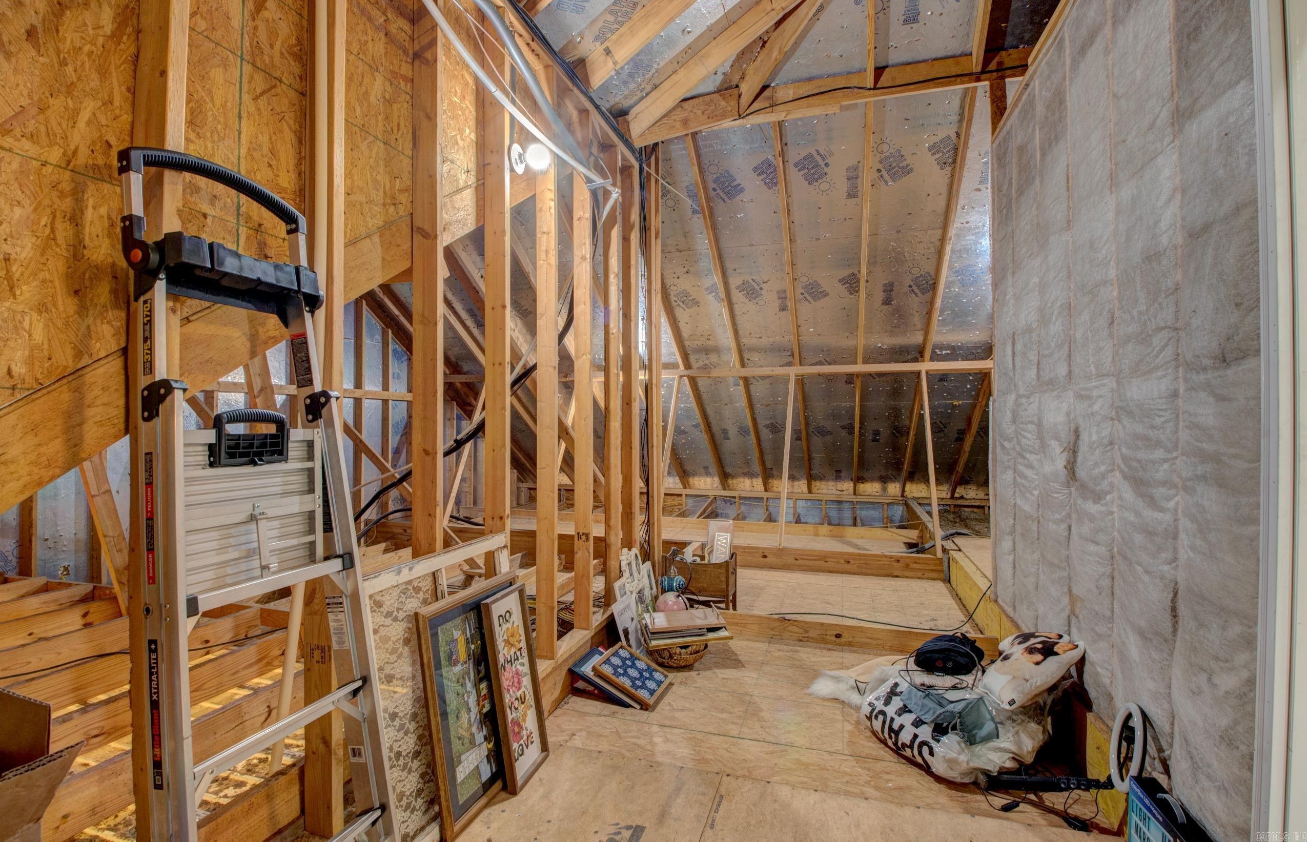 WOODLANDS EDGE - Residential