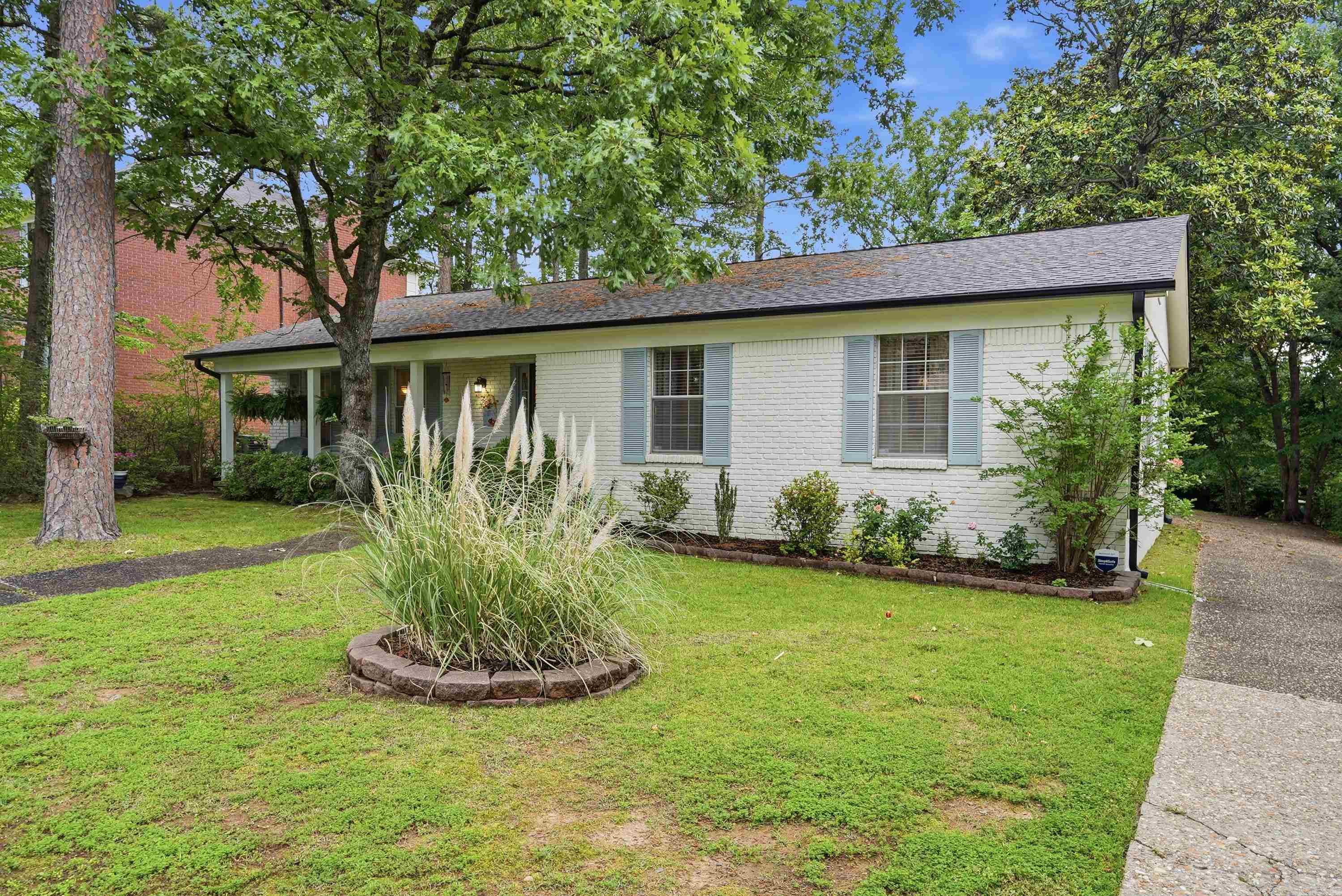 MARLOWE MANOR - Residential