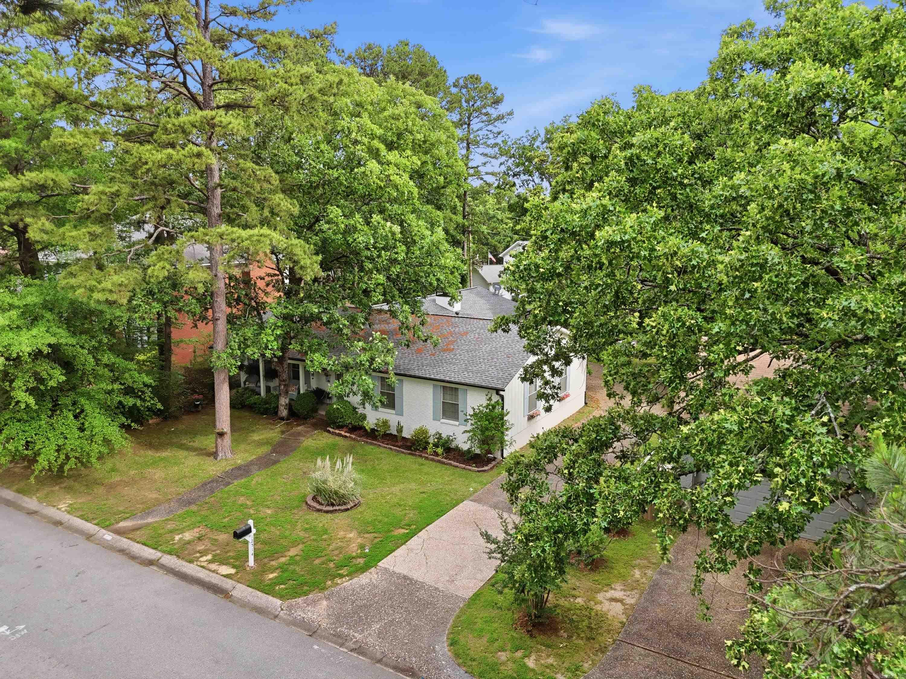 MARLOWE MANOR - Residential