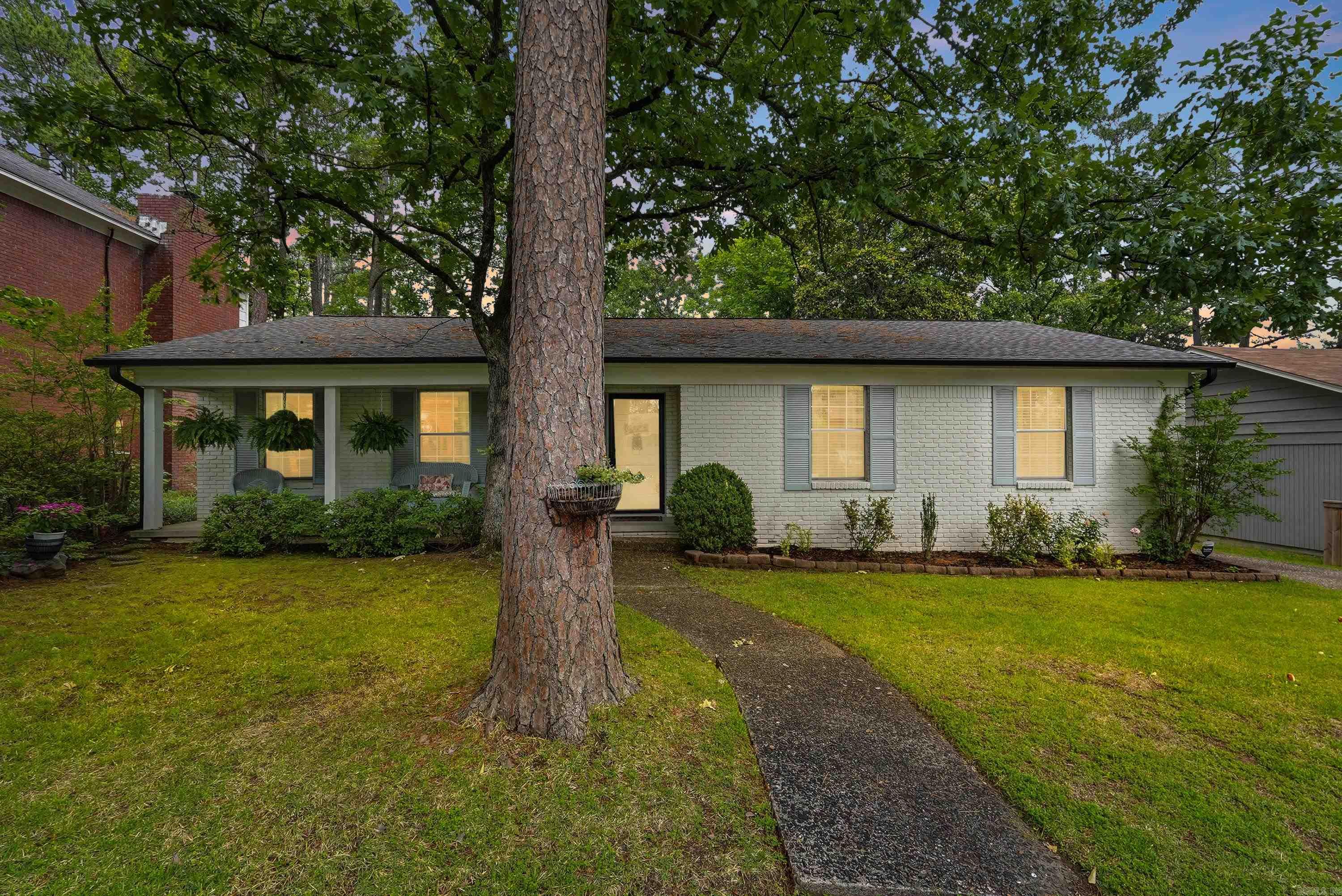 MARLOWE MANOR - Residential