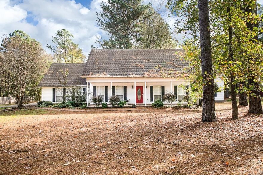 Experience country living in this spacious 4 bedroom 2.5 bath home sitting on almost 1.5 acres on the south side of Cabot. Home also features a large bonus room, dining room, living room and fireplace. No carpet on main floor! This is a must see, won't last long! Pets allowed with approval and fees. No smoking/vaping. Application, background check, rental verification and security deposit required.