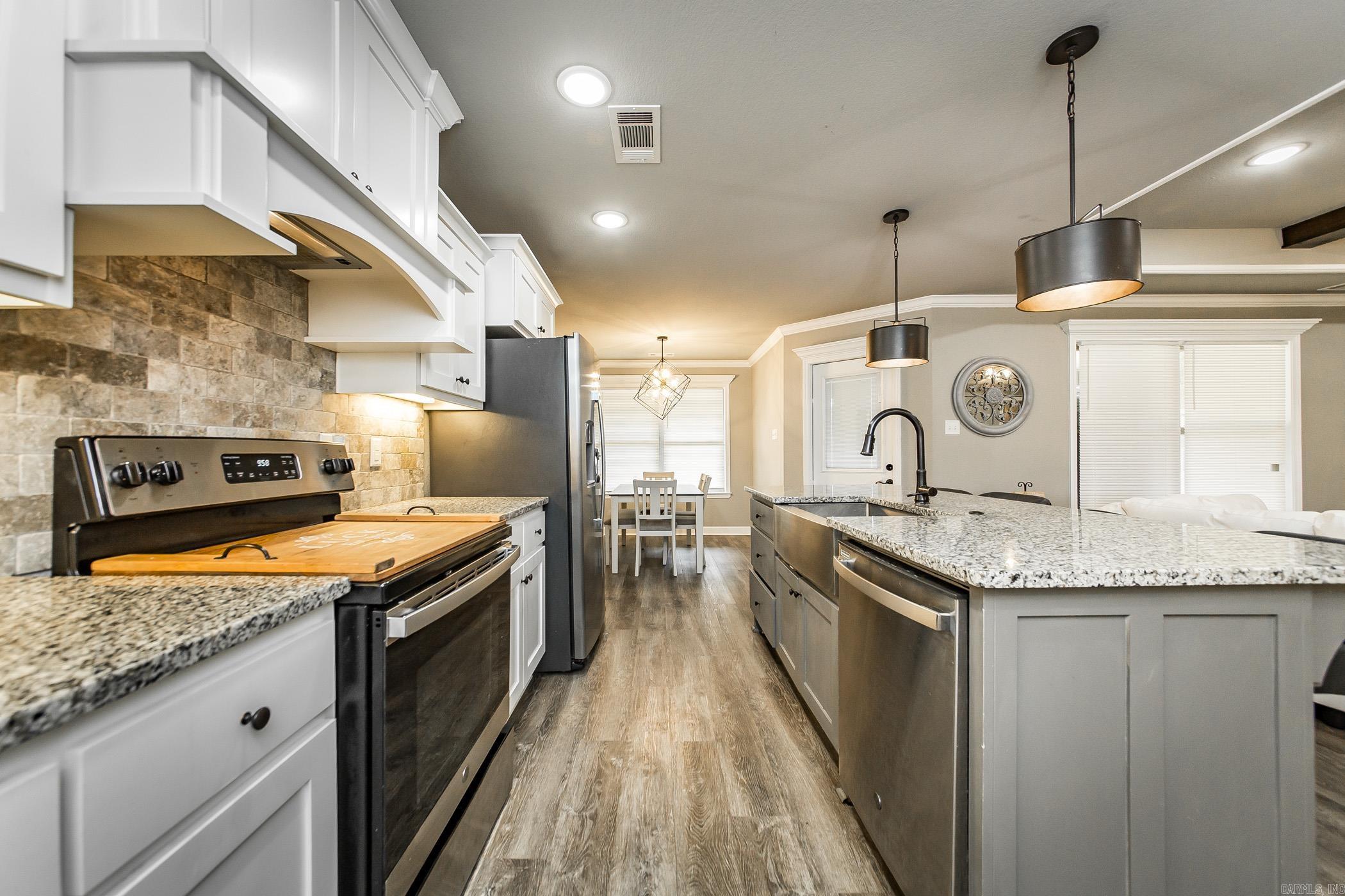 HERITAGE MEADOWS - Residential