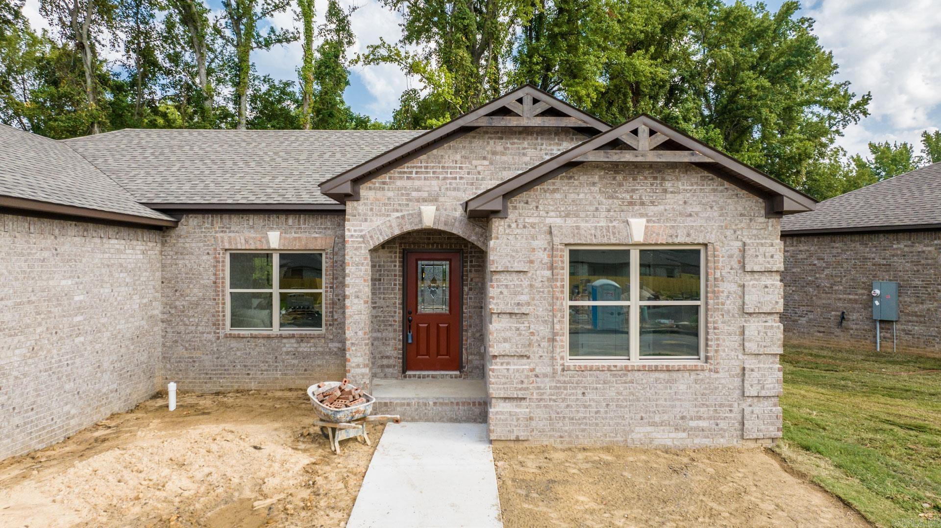Photo 5 of 43 of 16 Arbor Trail house