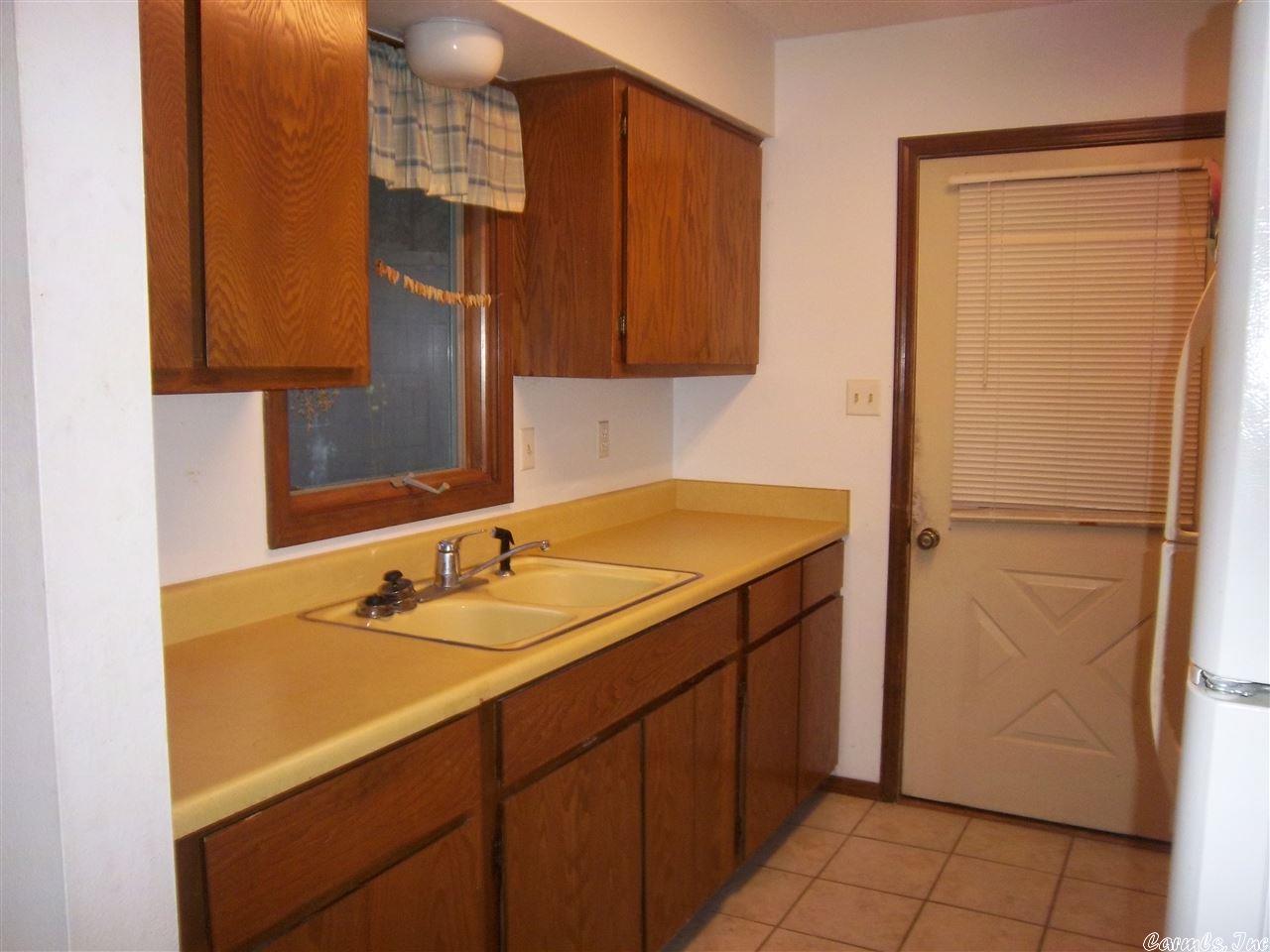 Thunderbird 1st - Residential Lease