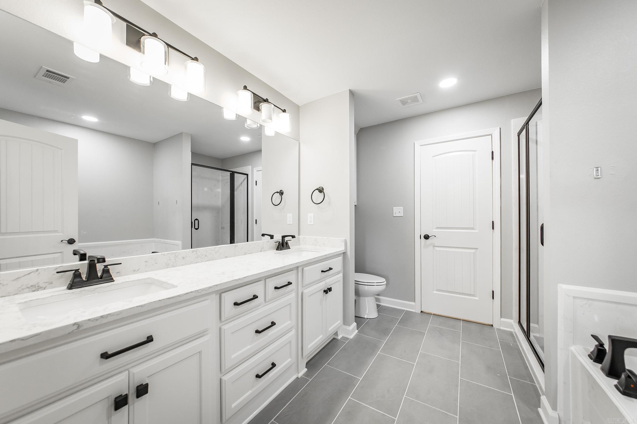 JAXON TERRACE - Residential