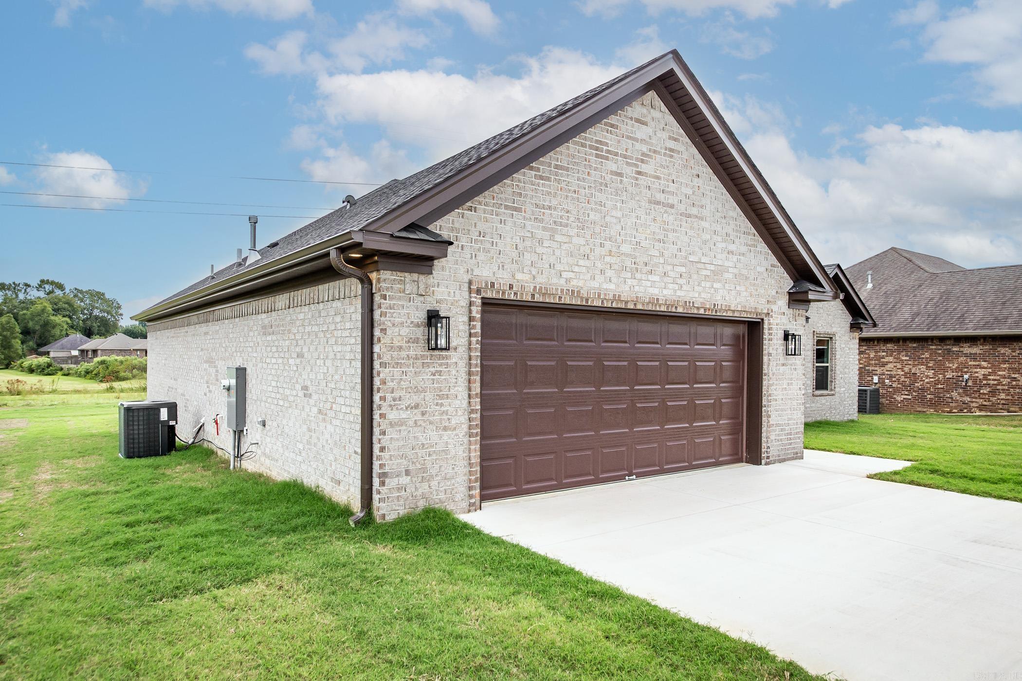 JAXON TERRACE - Residential