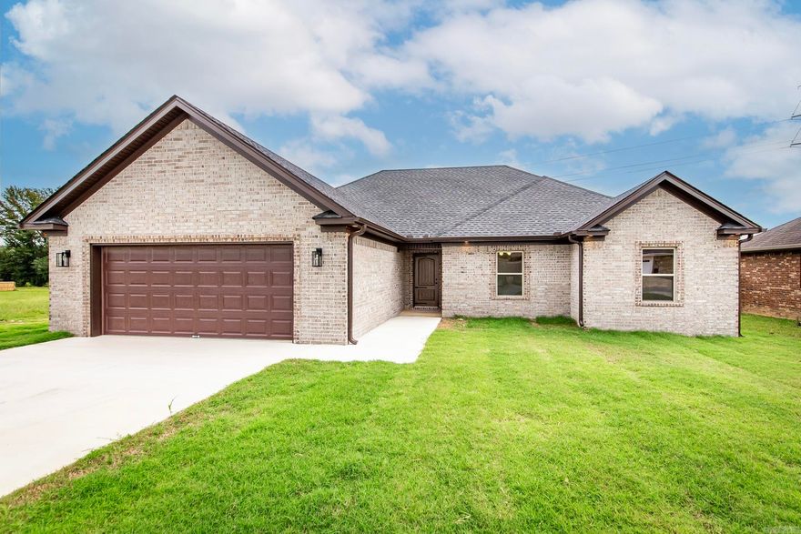 GORGEOUS NEW CONSTRUCTION -- Awesome location near LRAFB w/ convenient freeway access. Lovely kitchen w/ quartz counter tops. Popular split bedroom floor plan. Master Bath closet w/ built-in drawers, double sinks,, Custom walk-in shower in master. Spacious living area w/ luxury vinyl floors & gas log fireplace. Large laundry room. Covered back patio!! 1-year builder's warranty including.