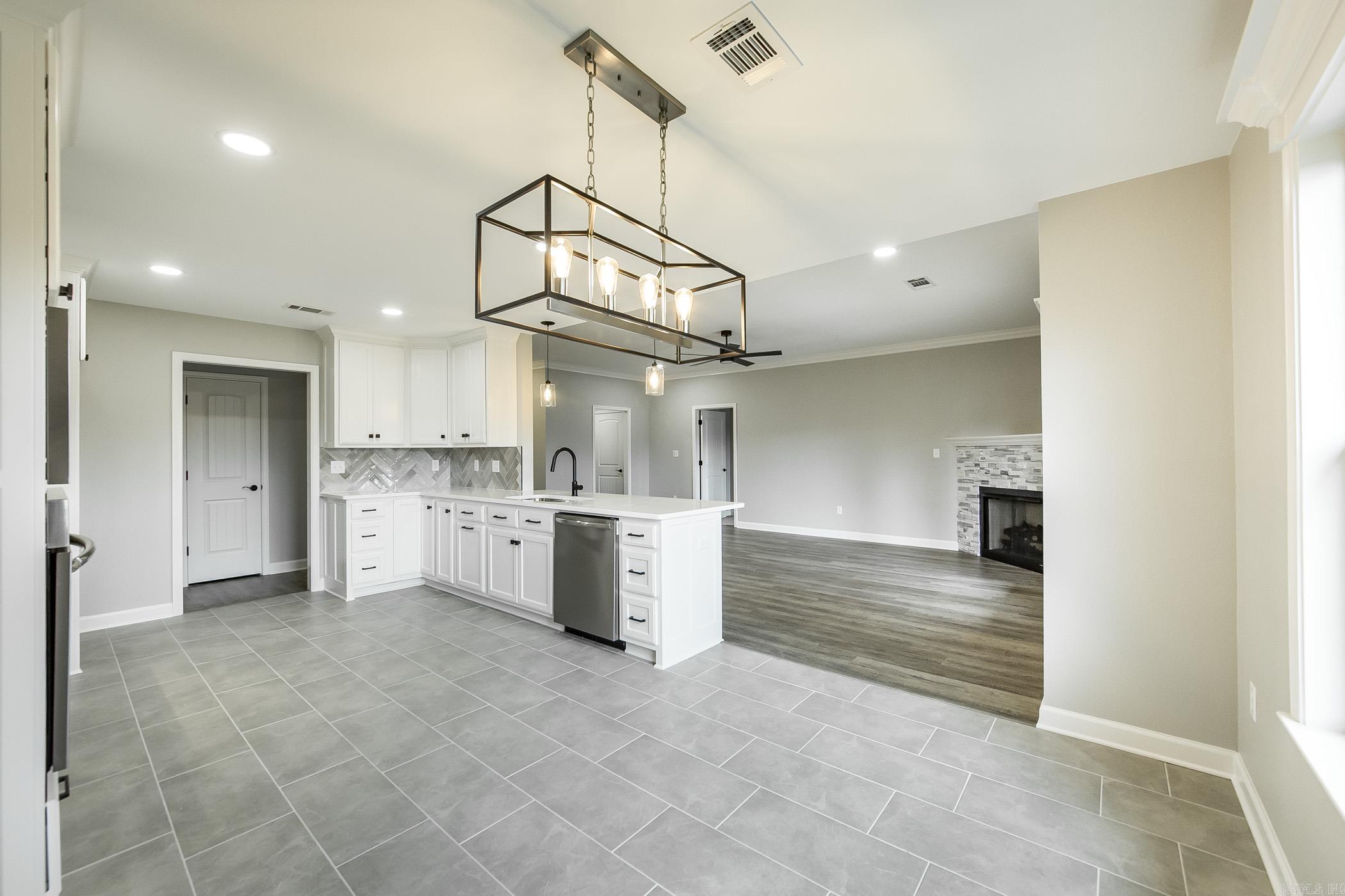 JAXON TERRACE - Residential