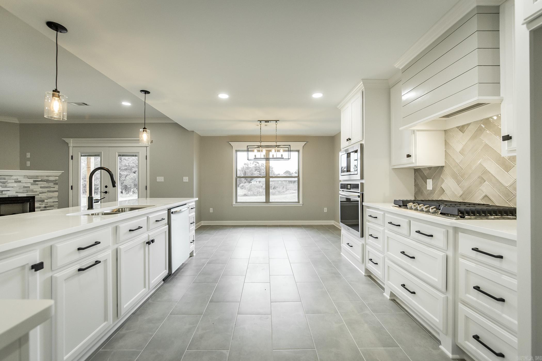 JAXON TERRACE - Residential