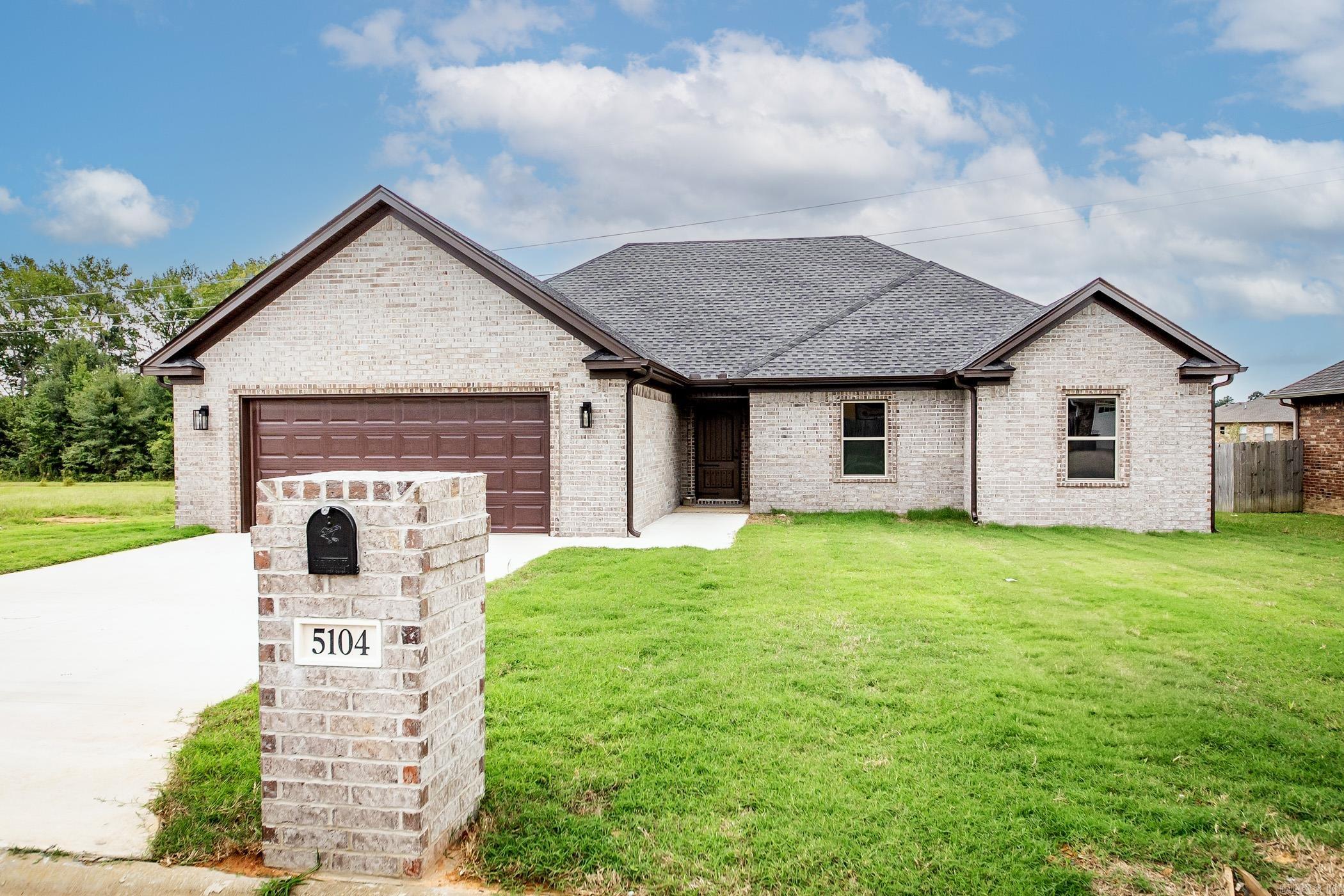 JAXON TERRACE - Residential