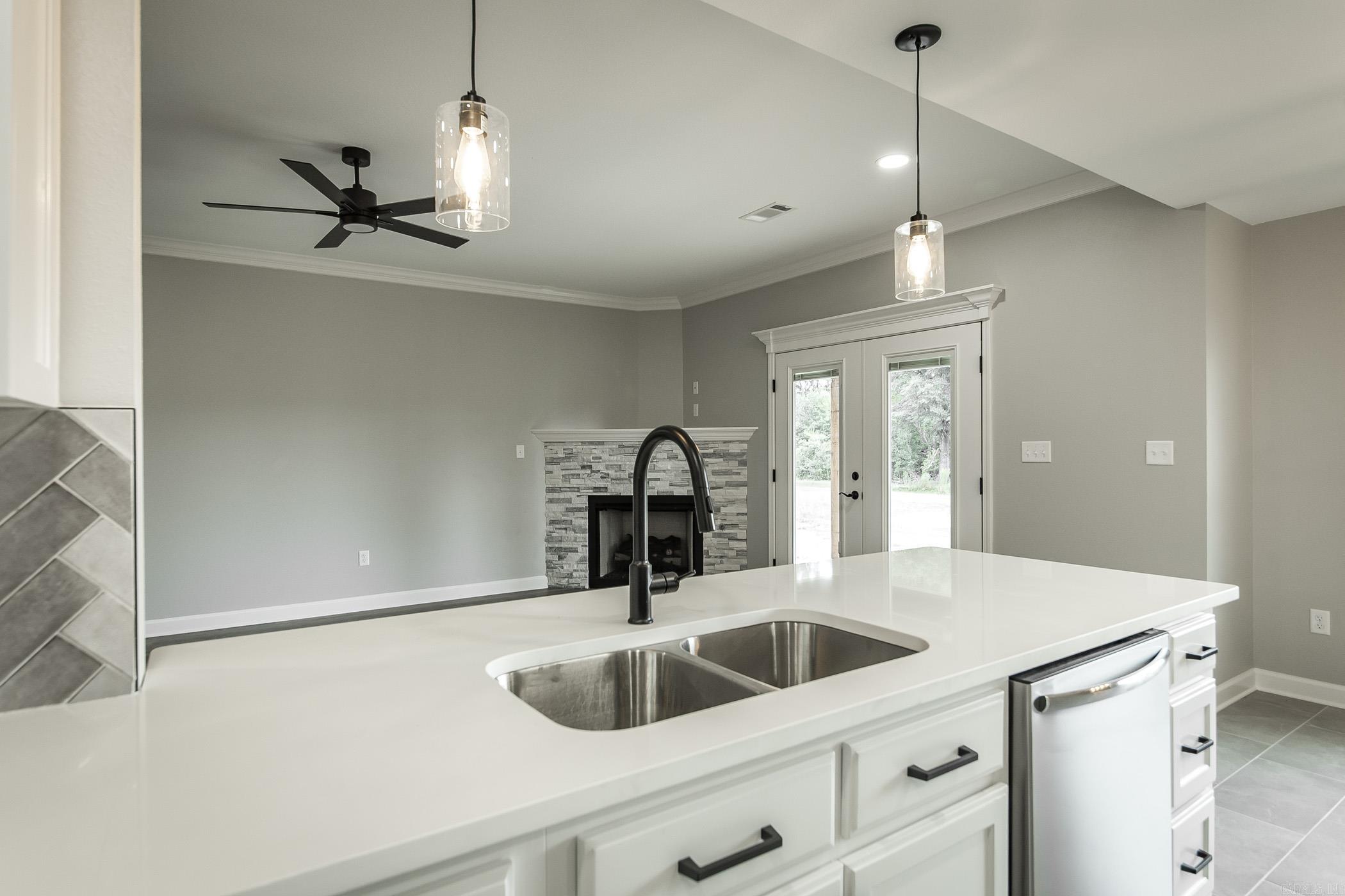 JAXON TERRACE - Residential