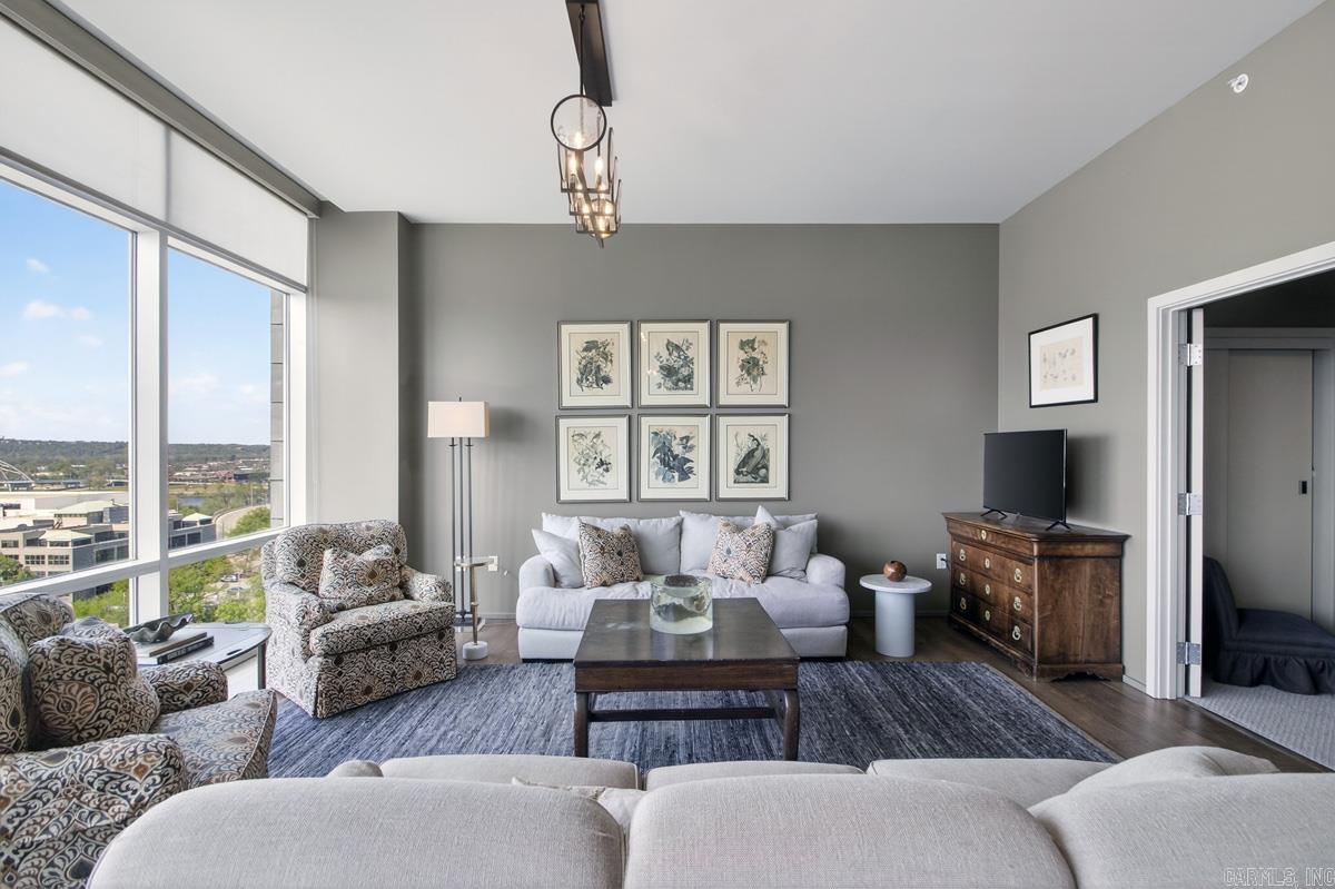 300 THIRD HPR - Residential